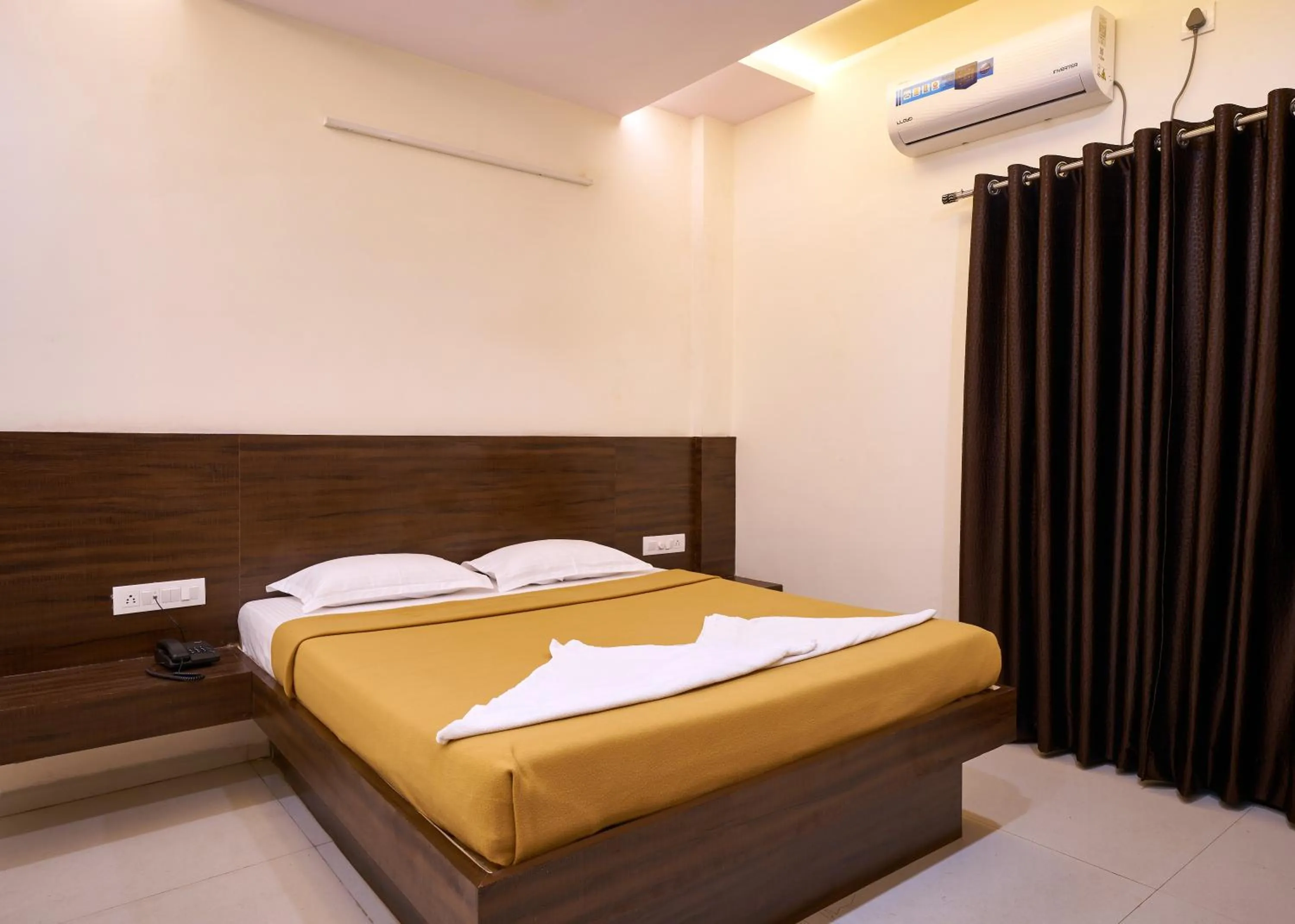 Bed in Hotel Ranjan Deluxe