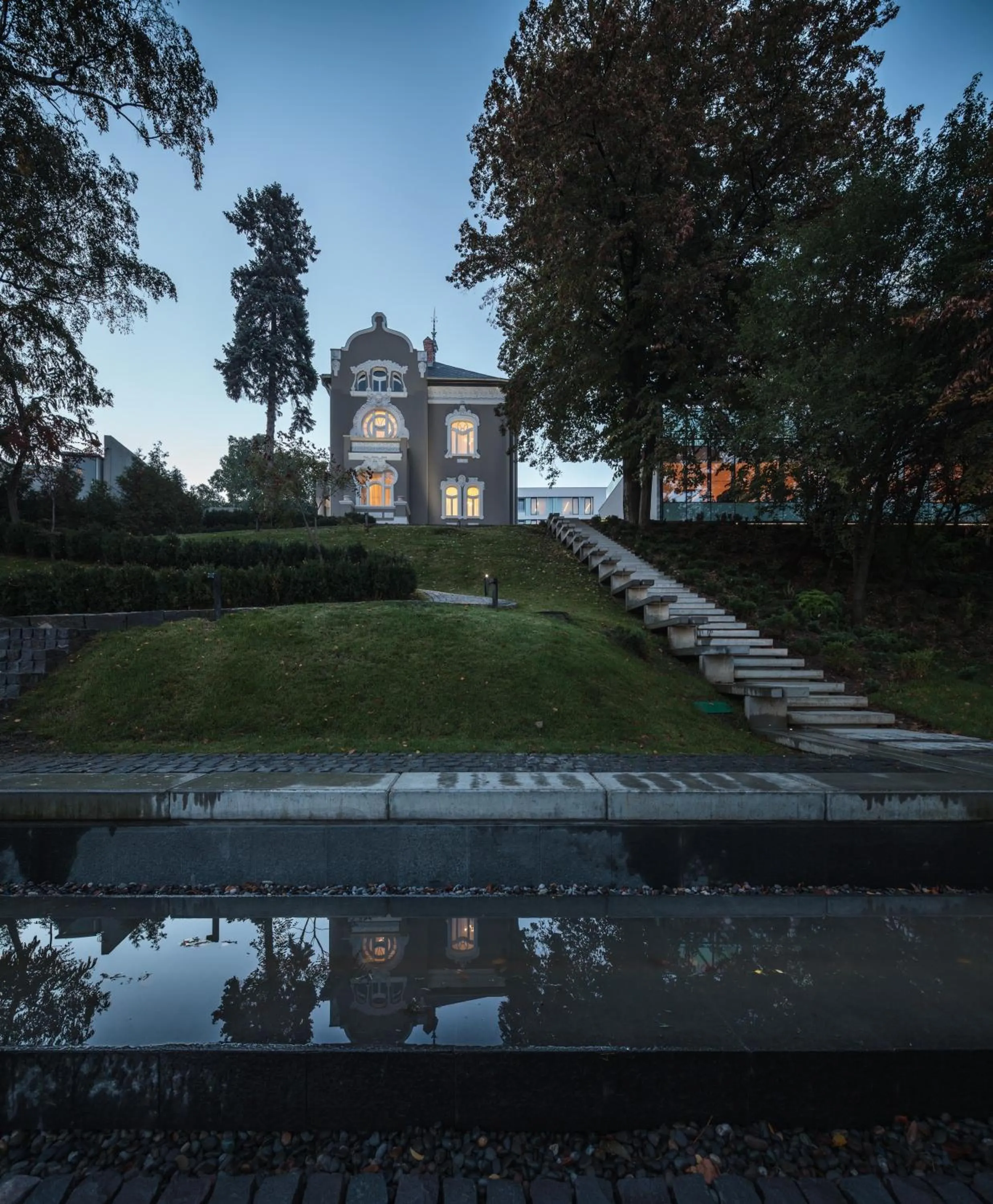 Facade/entrance in Villa Csonka by Privo