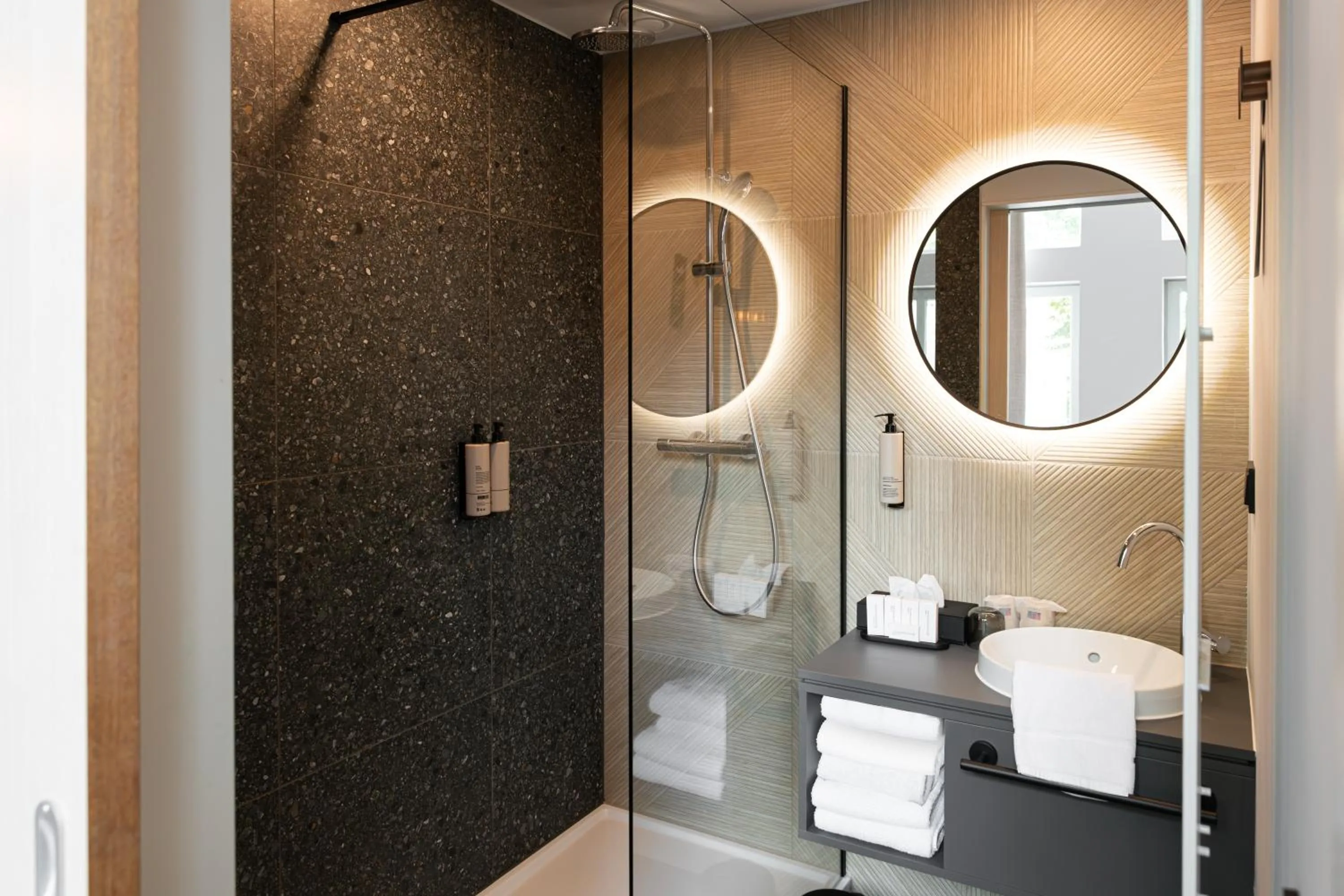 Shower in Hotel Keyser Breda