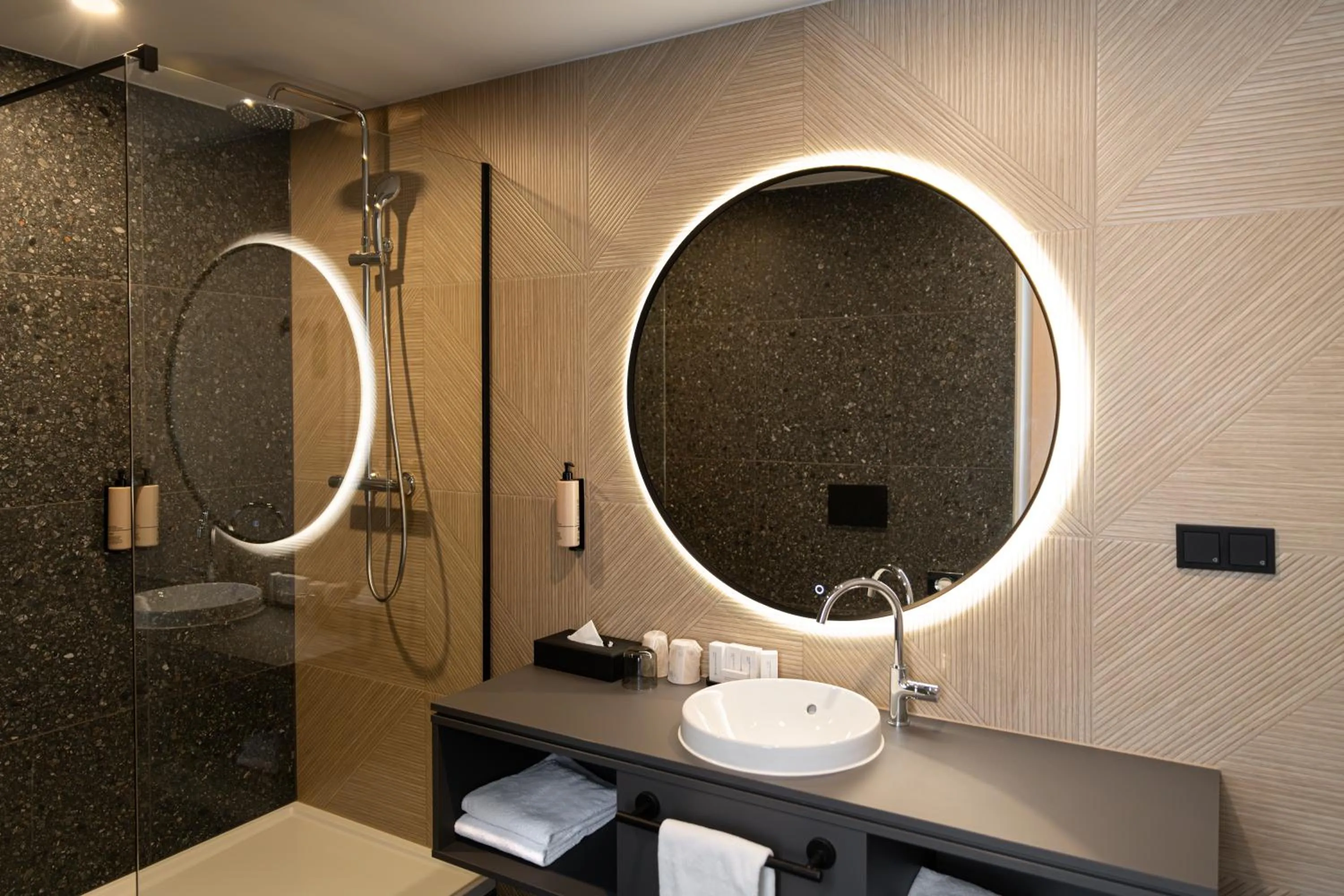 Shower in Hotel Keyser Breda