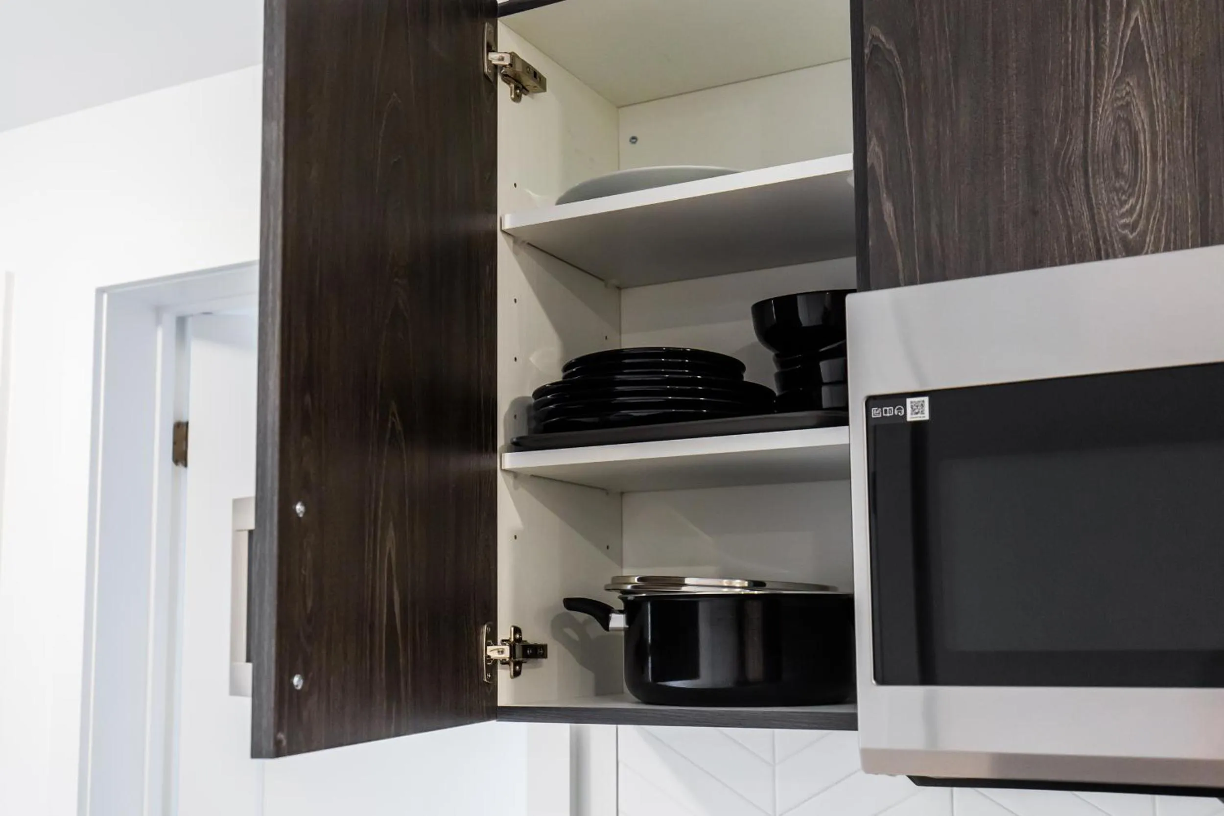 Kitchen or kitchenette in Entire Luxury Suite 6Mins To Falls, Free Parking