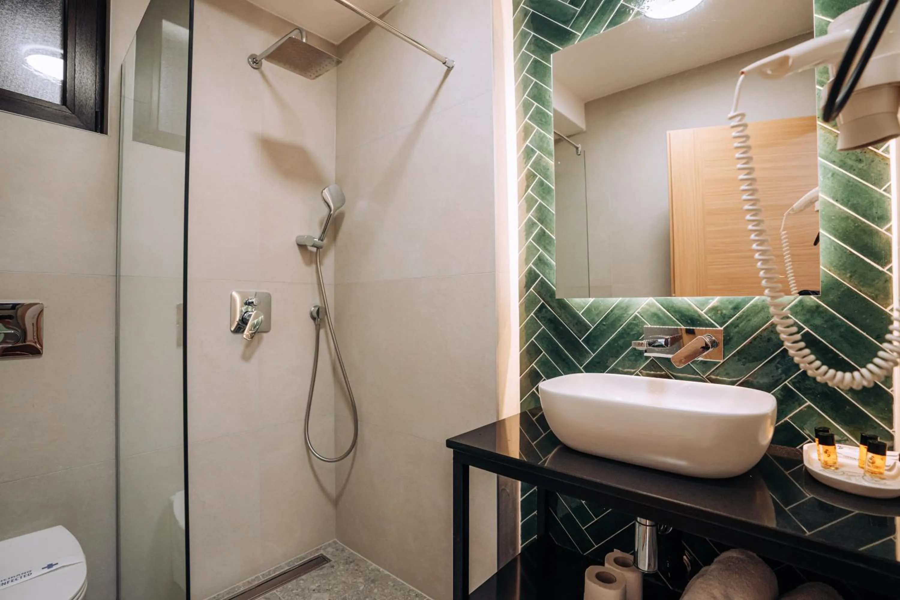 Shower in Villa Pupin SARAISTE