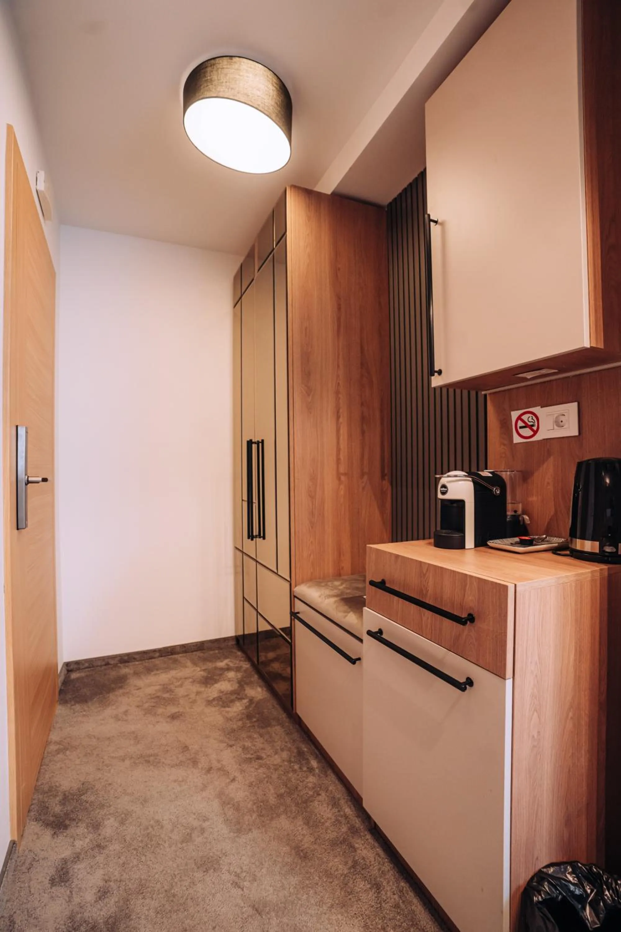 Coffee/tea facilities in Villa Pupin SARAISTE