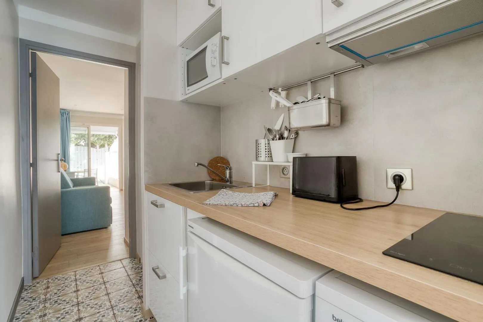 Kitchen/Kitchenette in Roc Hotel