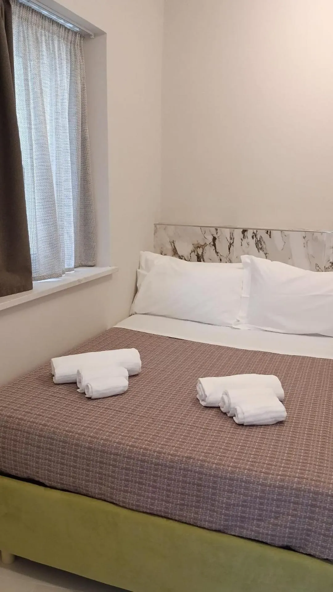 Bed in EPONIMI ROOMs