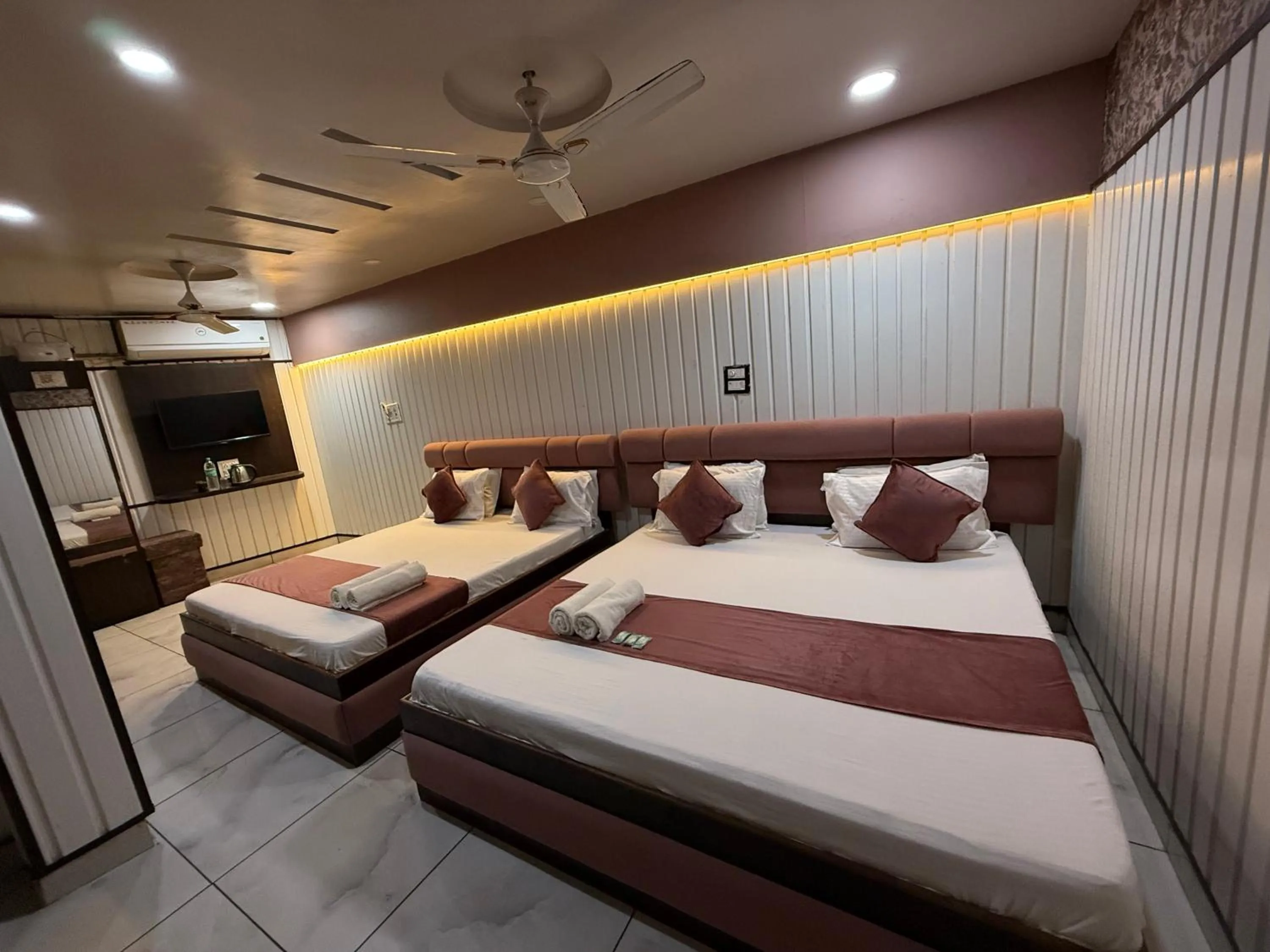 Bed in Hotel Shree Krishna Palace