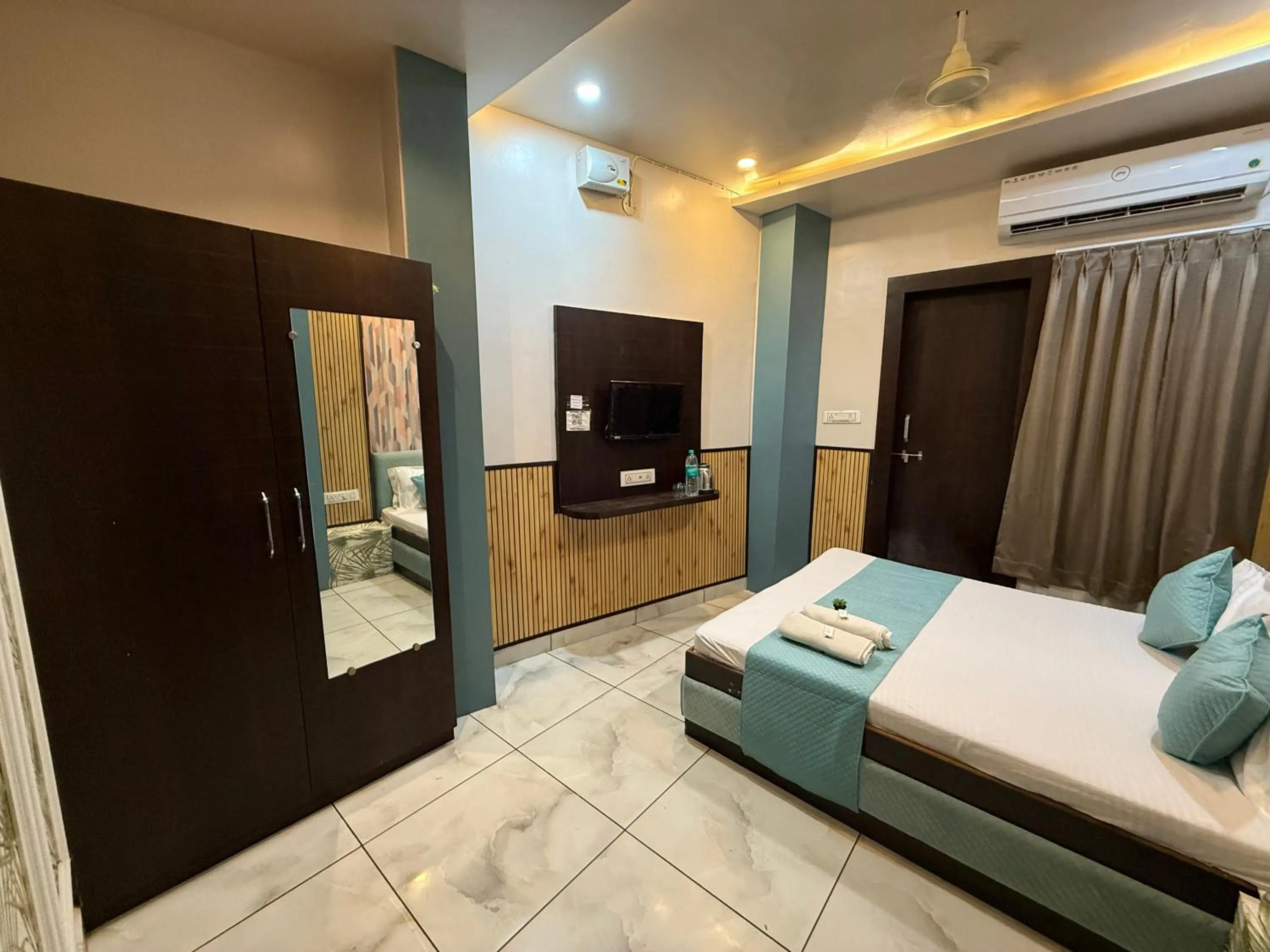 Bed in Hotel Shree Krishna Palace