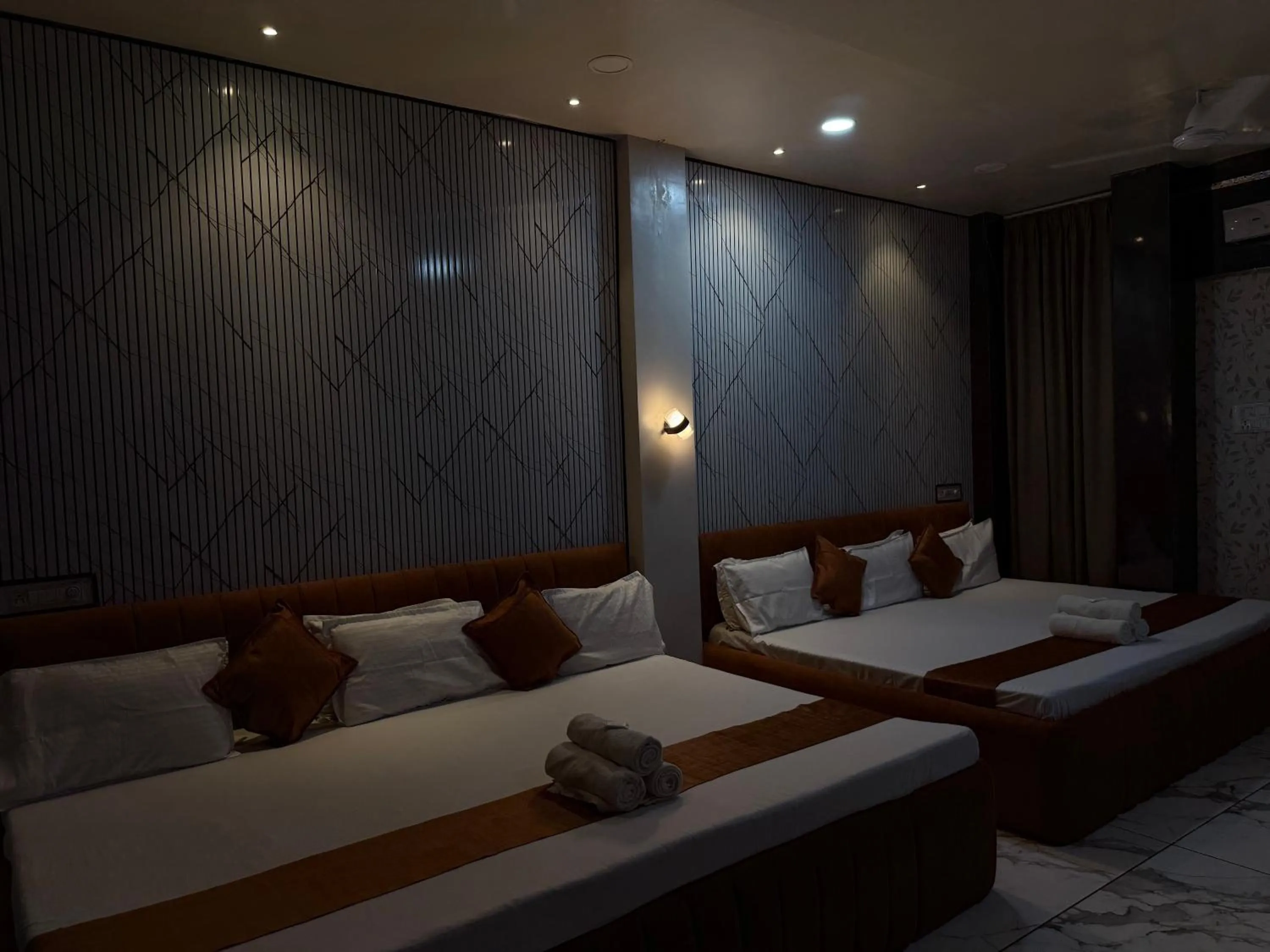 Bed in Hotel Shree Krishna Palace