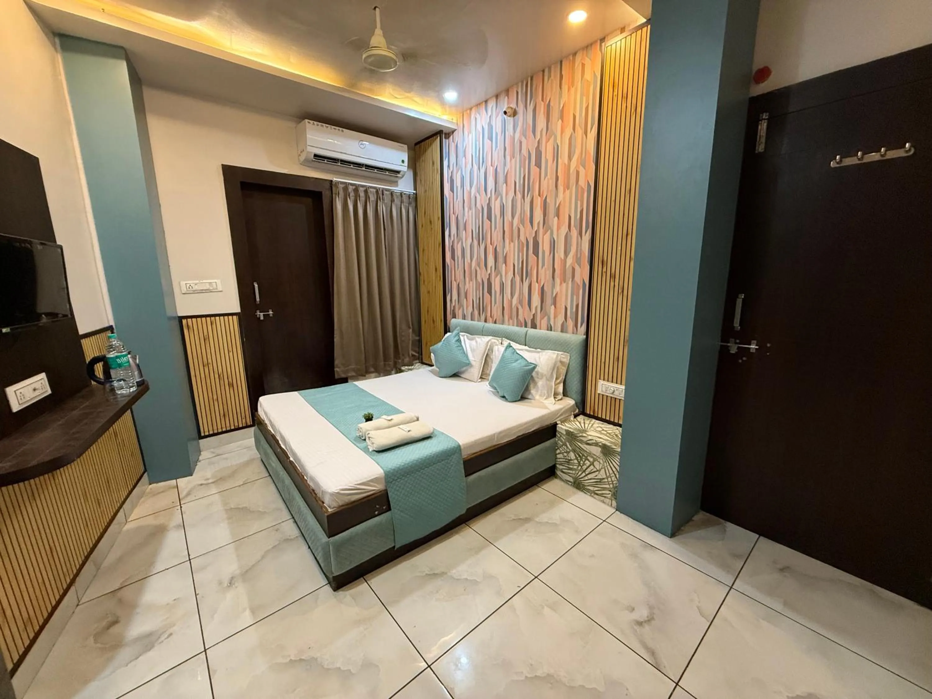 Bed in Hotel Shree Krishna Palace