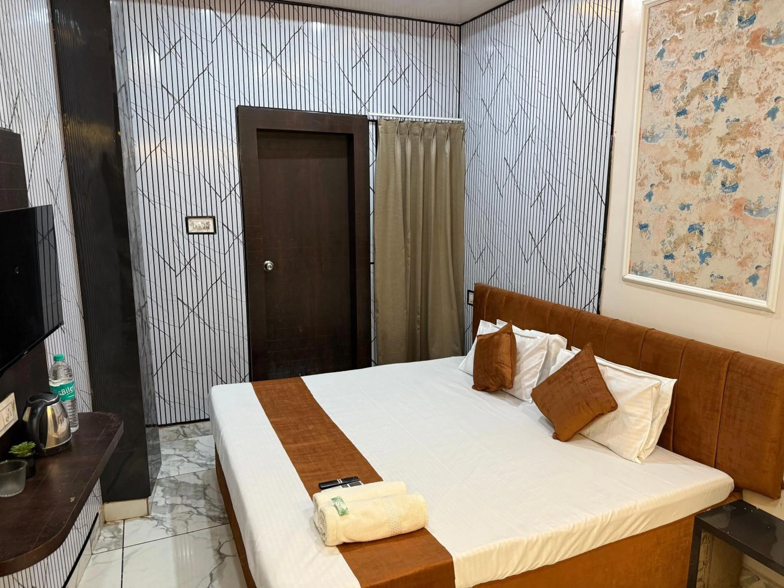 Bed in Hotel Shree Krishna Palace