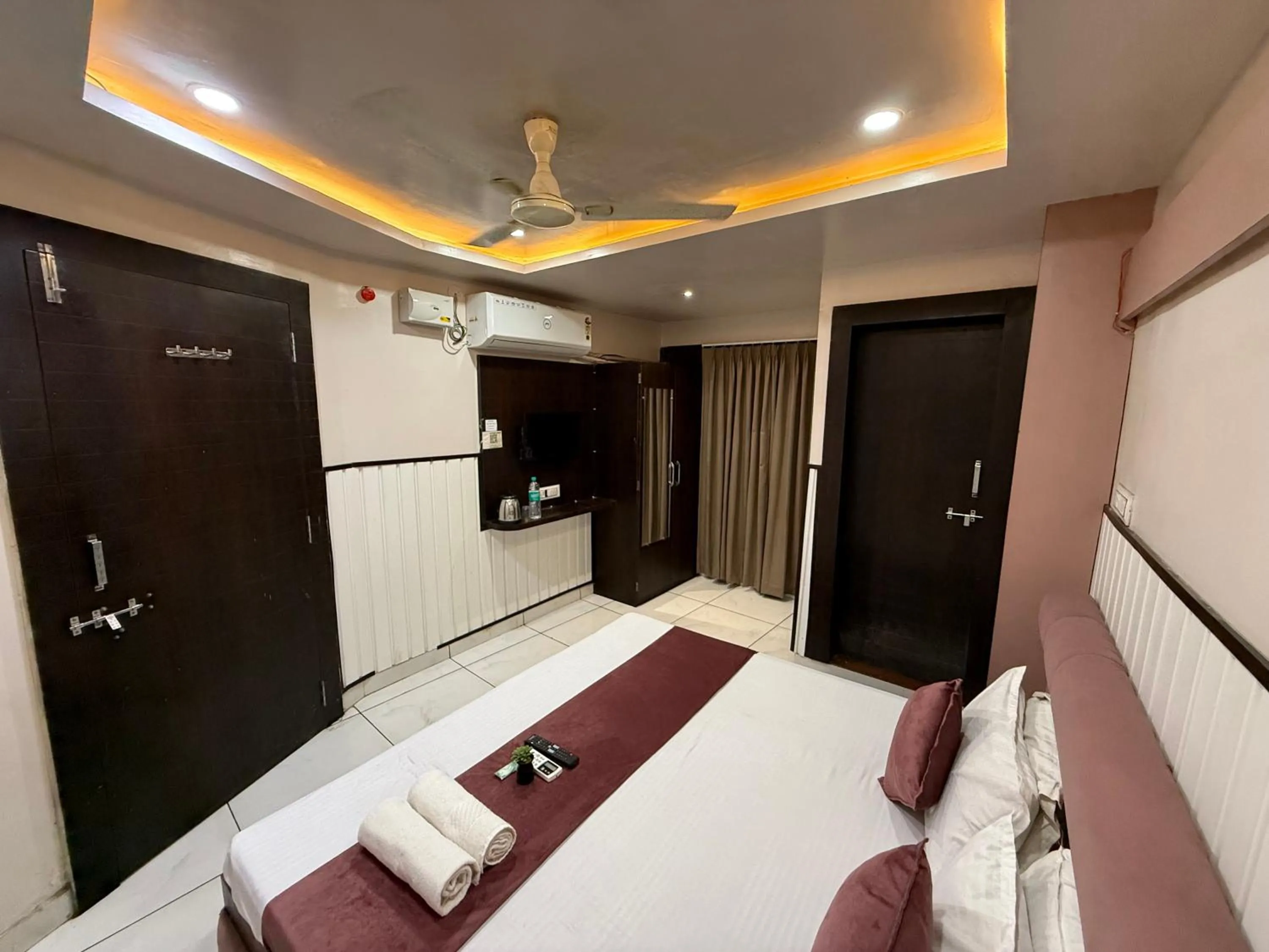 Bed in Hotel Shree Krishna Palace