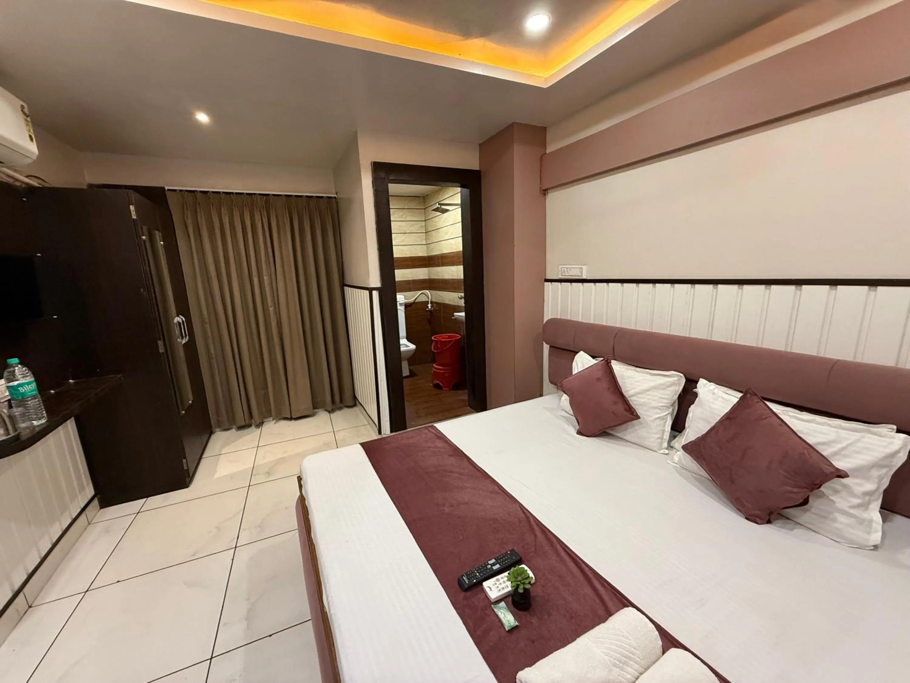 Bed in Hotel Shree Krishna Palace