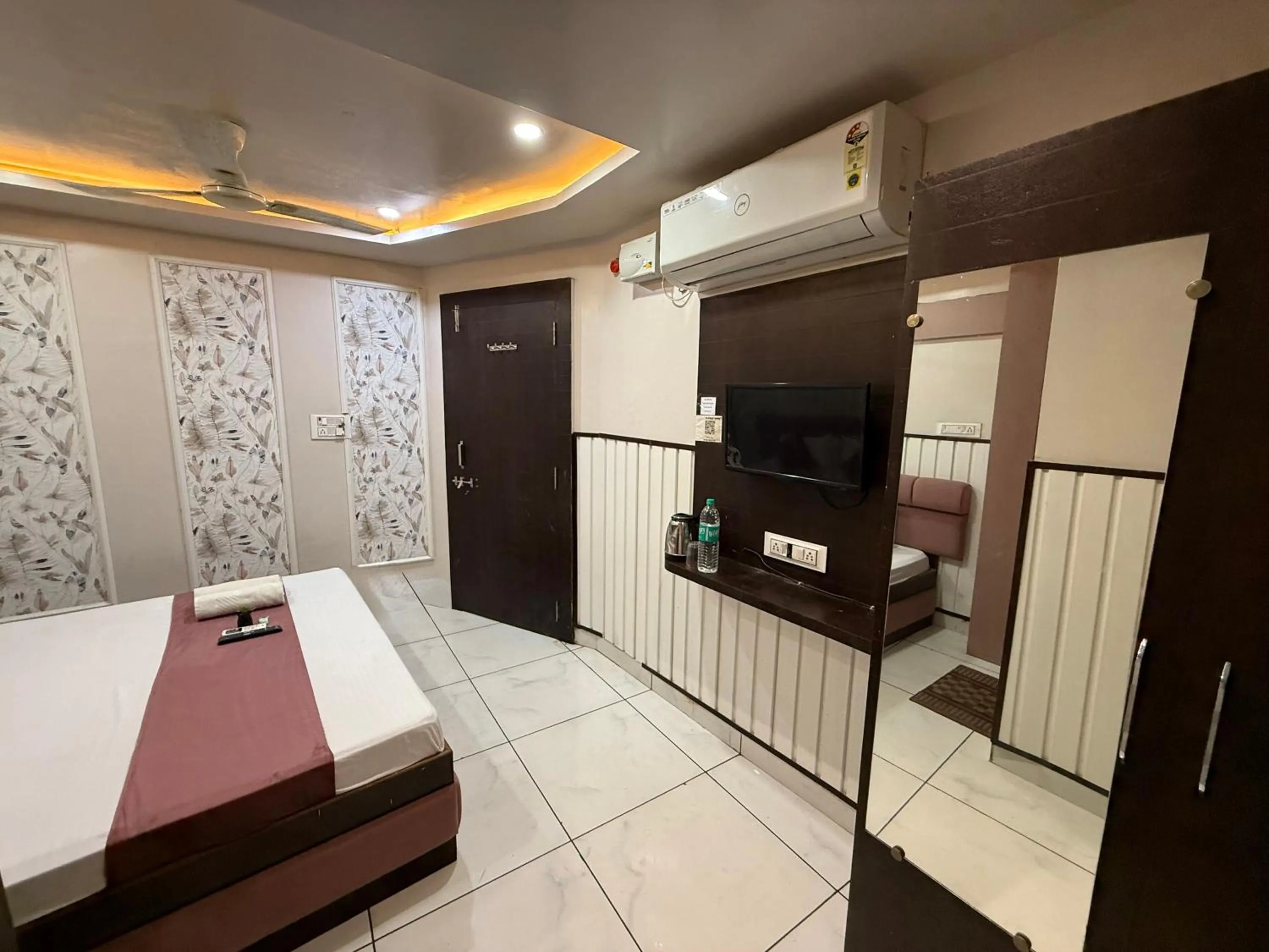 Bed in Hotel Shree Krishna Palace