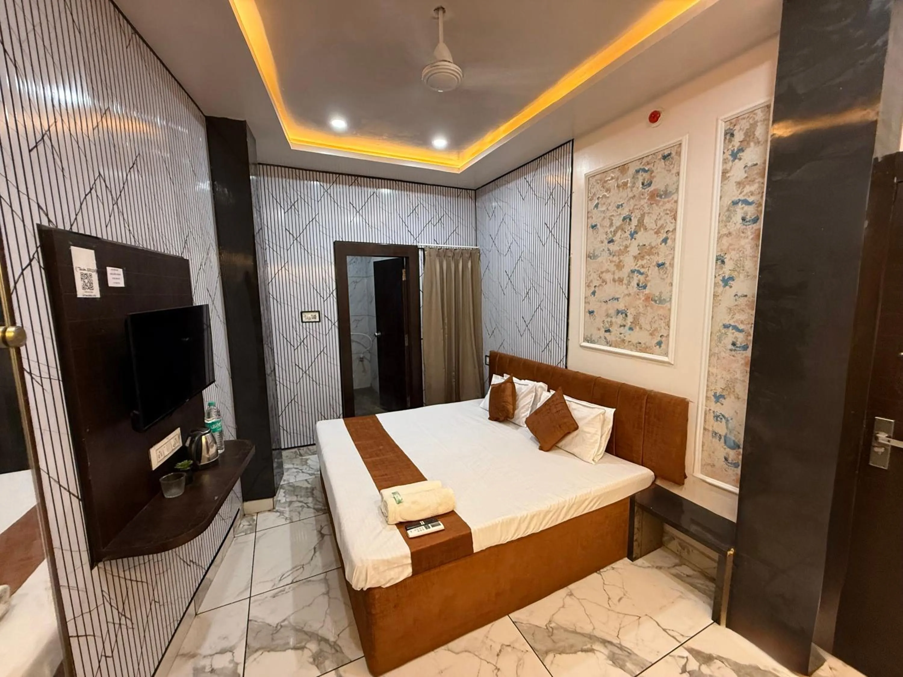 Bed in Hotel Shree Krishna Palace