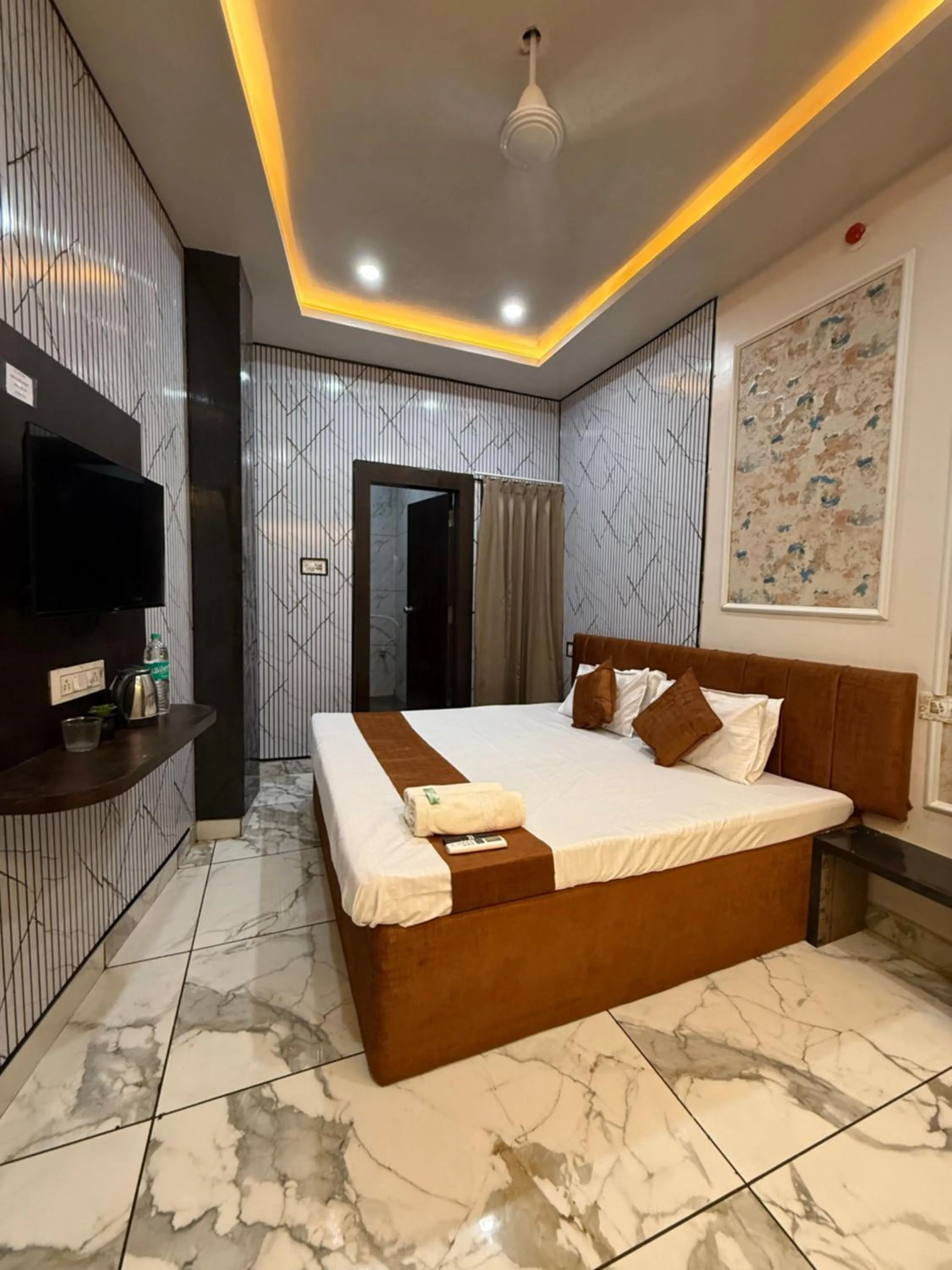 Bed in Hotel Shree Krishna Palace