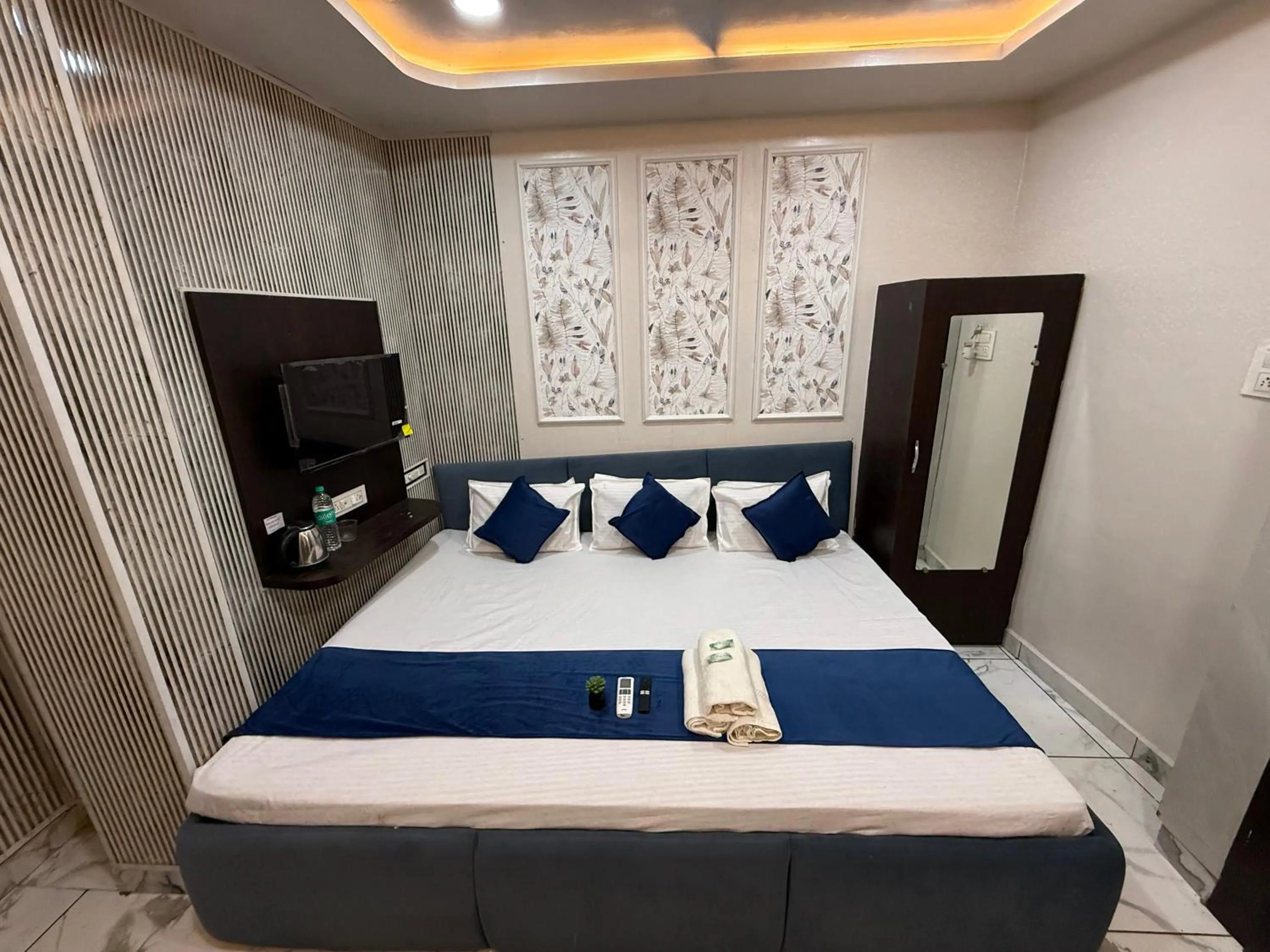 Bed in Hotel Shree Krishna Palace