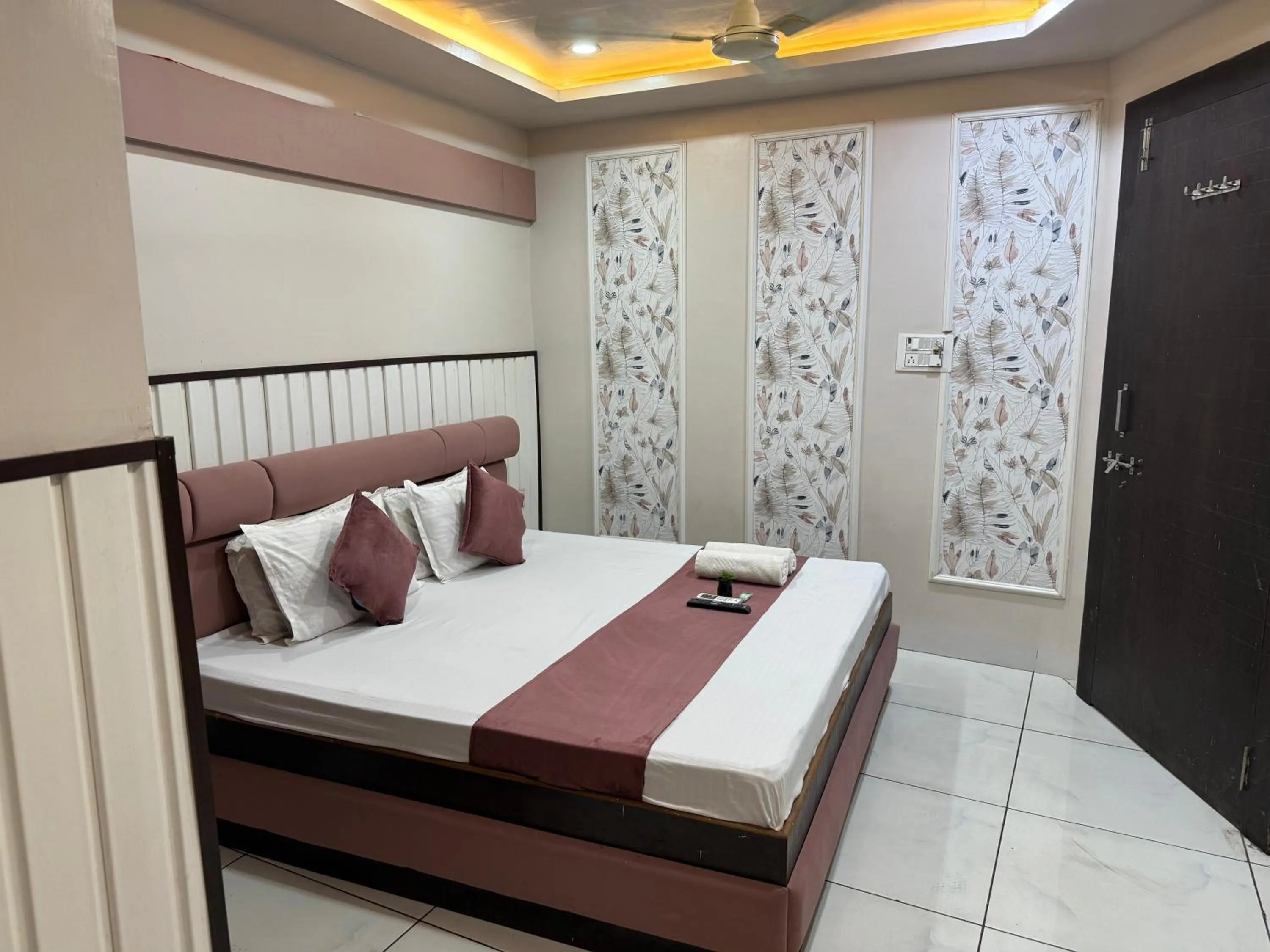 Bed in Hotel Shree Krishna Palace