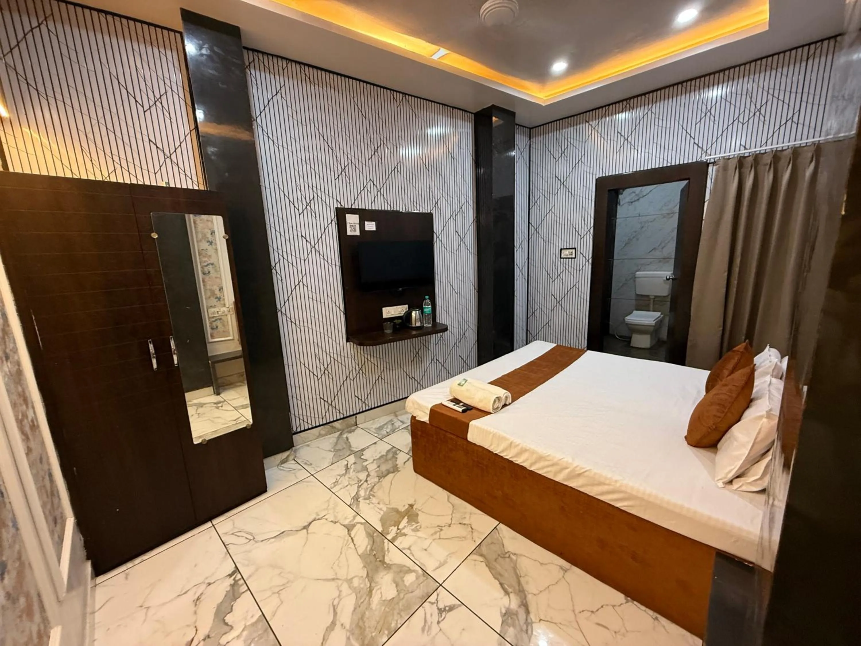 Bed in Hotel Shree Krishna Palace