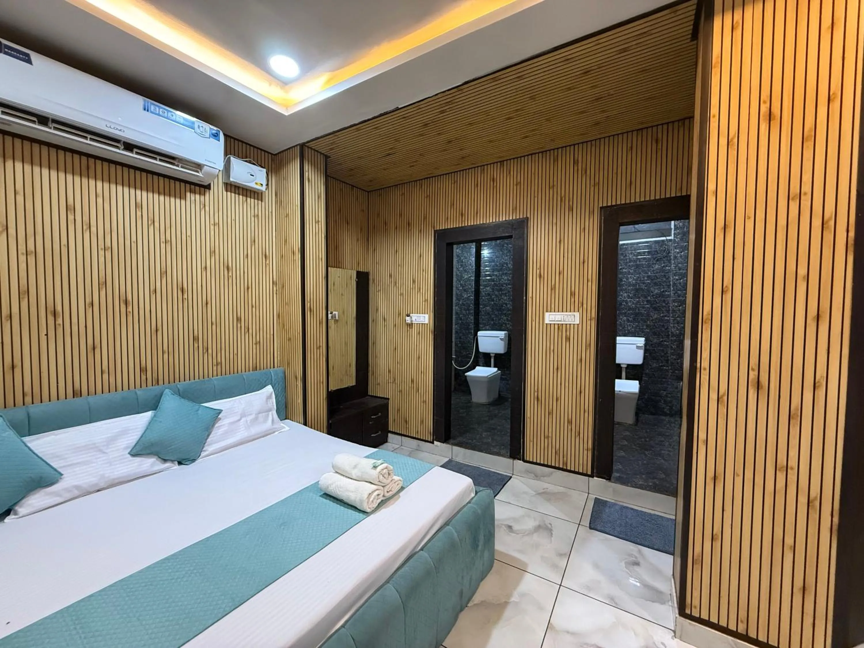 Bed in Hotel Shree Krishna Palace