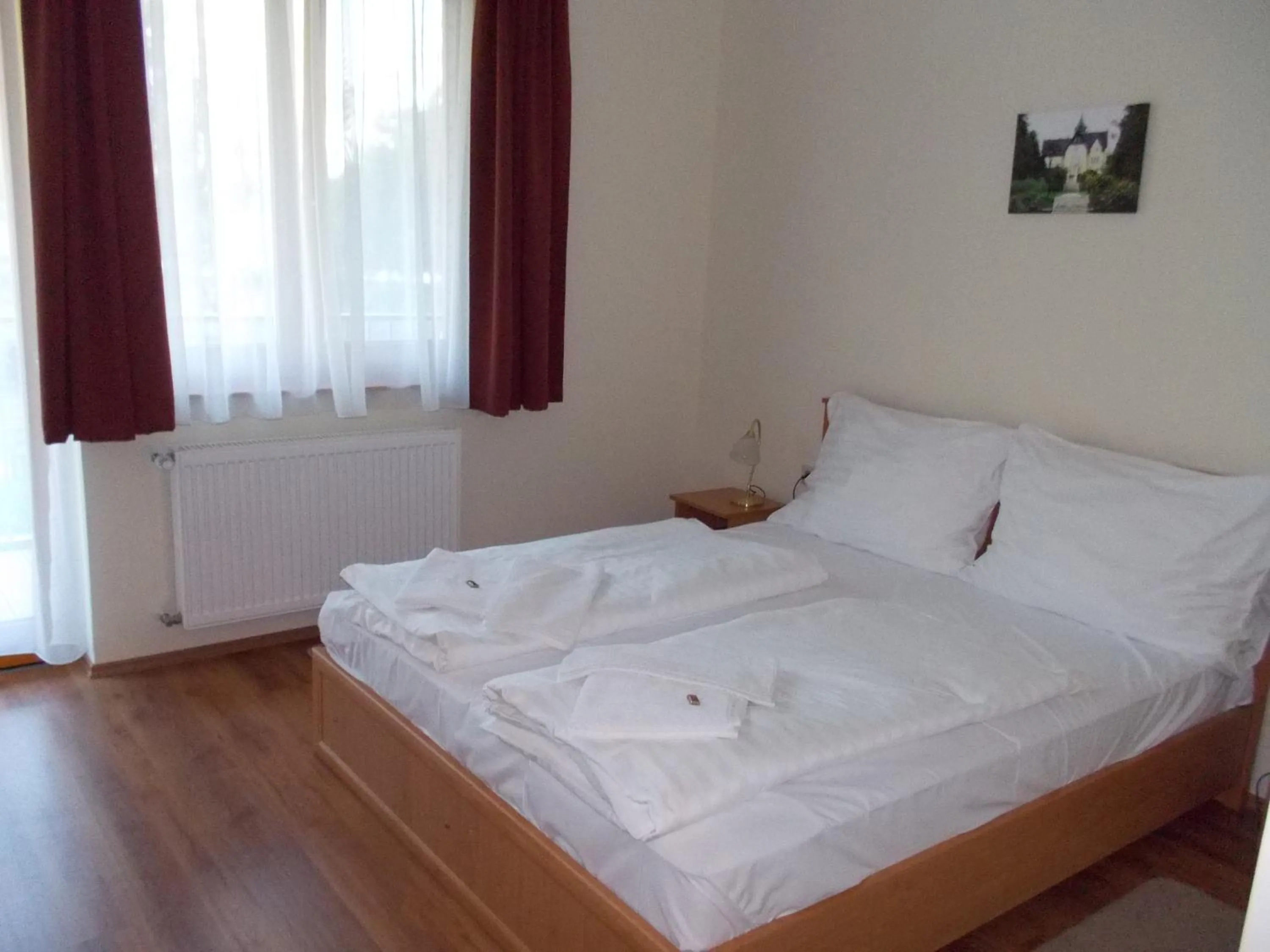 Bedroom, Bed in Hotel Halászkert Badacsony