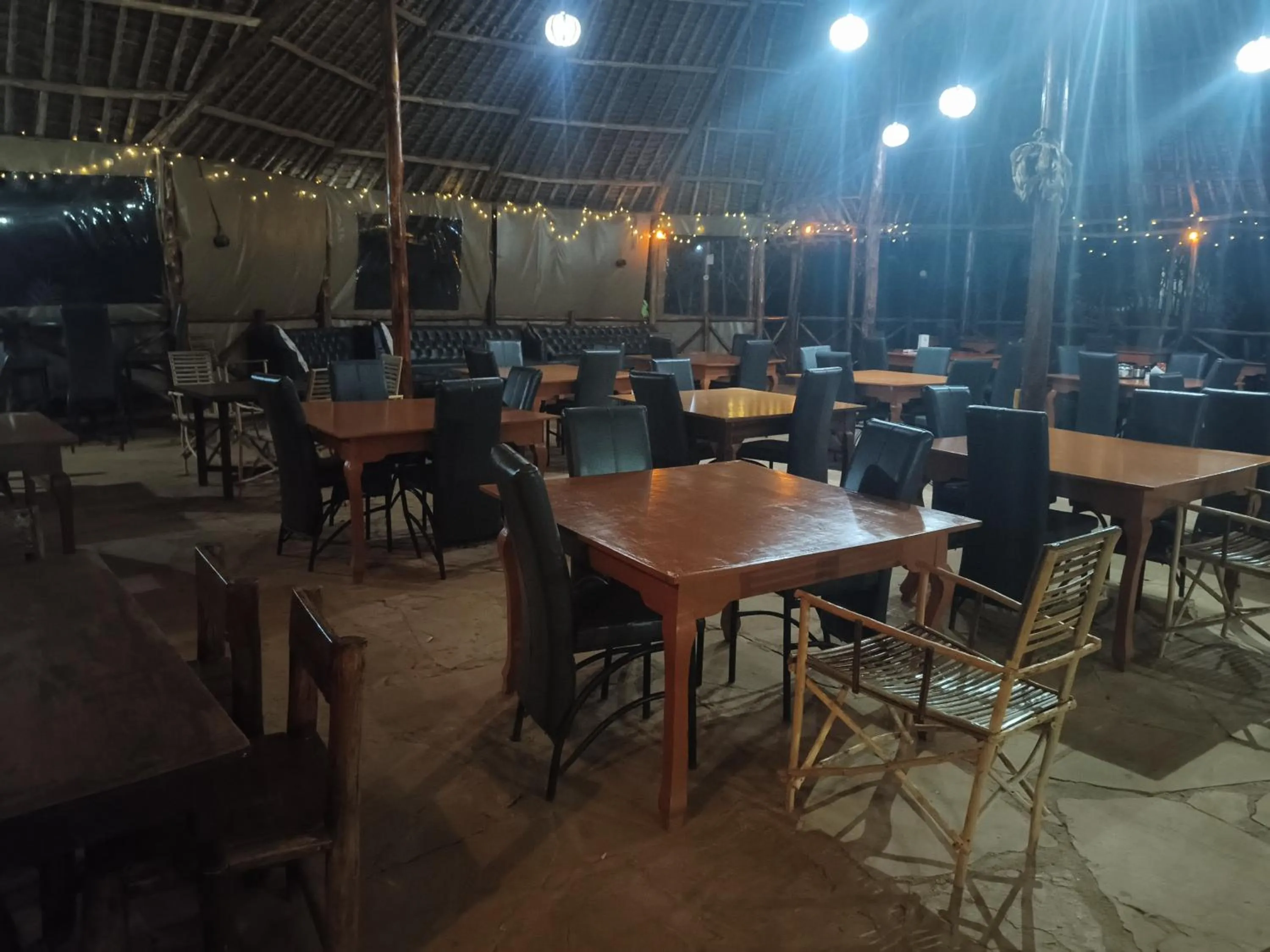 Restaurant/places to eat in Tausa Tsavo Eco Lodge