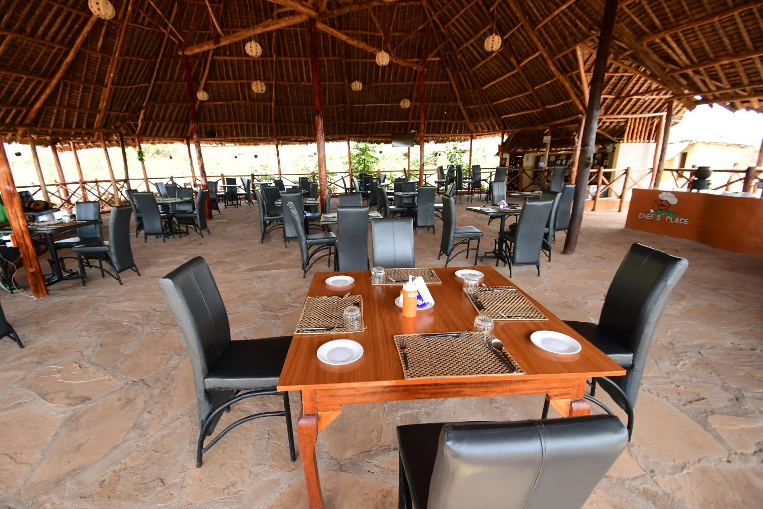 Restaurant/places to eat in Tausa Tsavo Eco Lodge