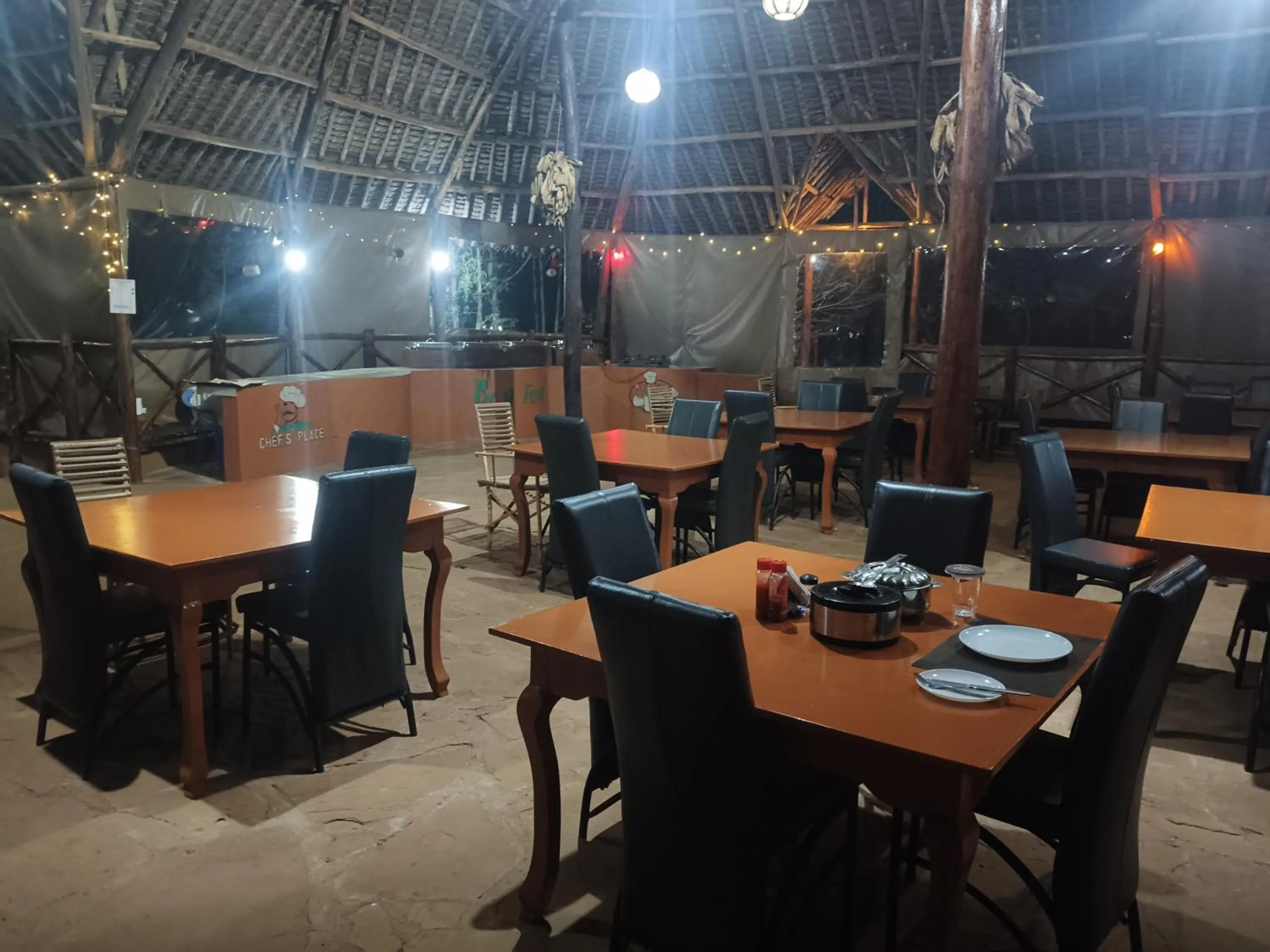 Restaurant/places to eat in Tausa Tsavo Eco Lodge