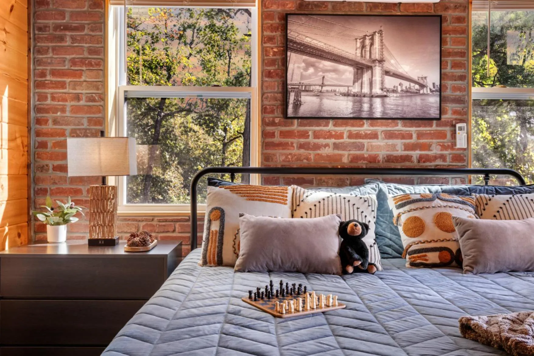 Bed in Tranquil Mountain Getaway By Ghosal Luxury Lodging