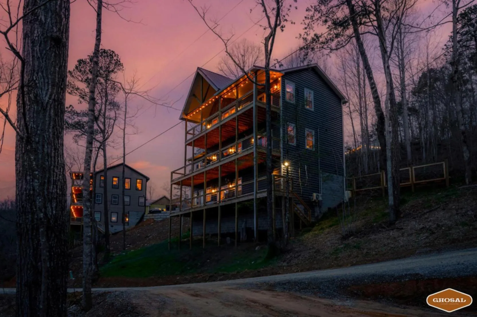 Property building in Tranquil Mountain Getaway By Ghosal Luxury Lodging