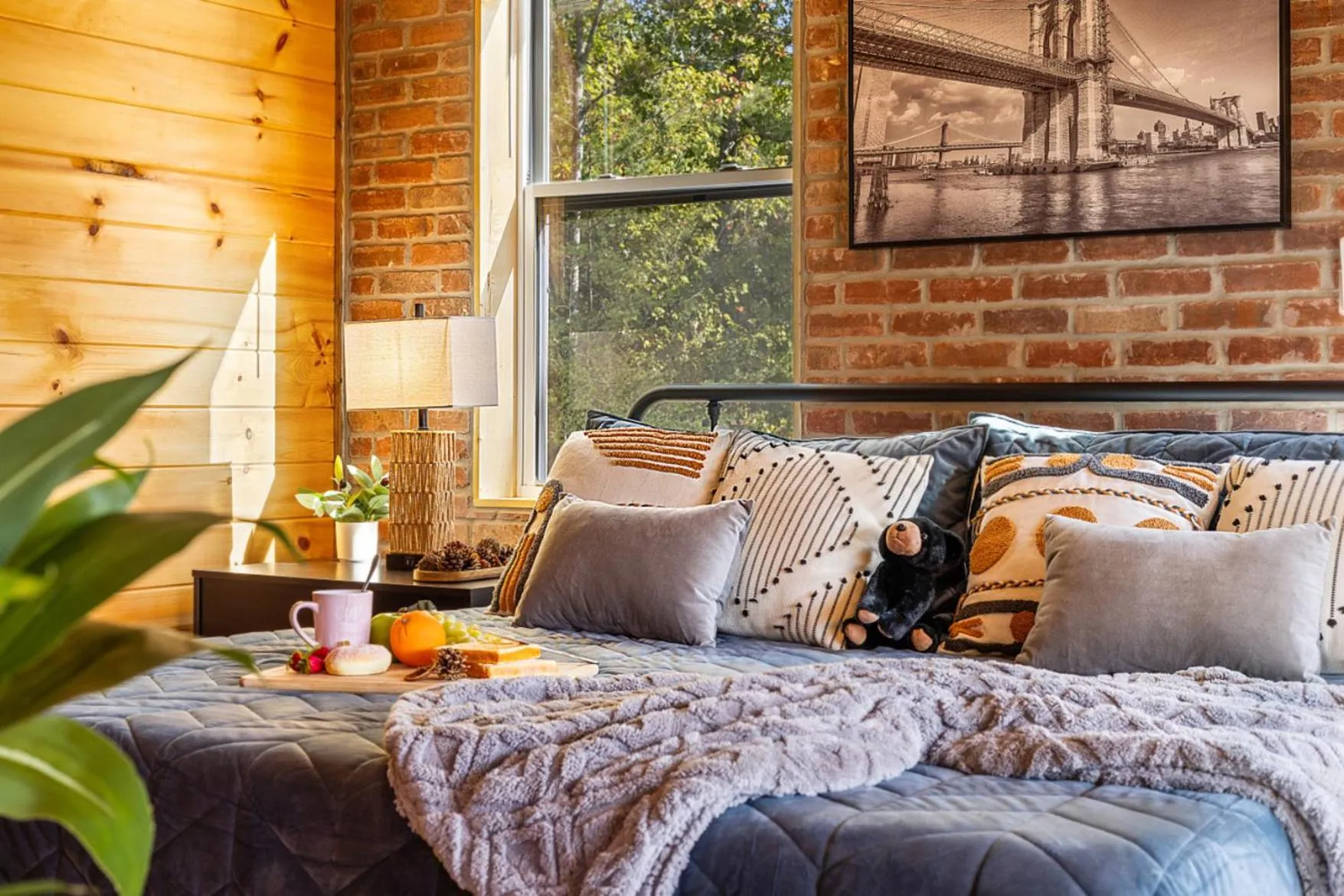 Bed in Tranquil Mountain Getaway By Ghosal Luxury Lodging