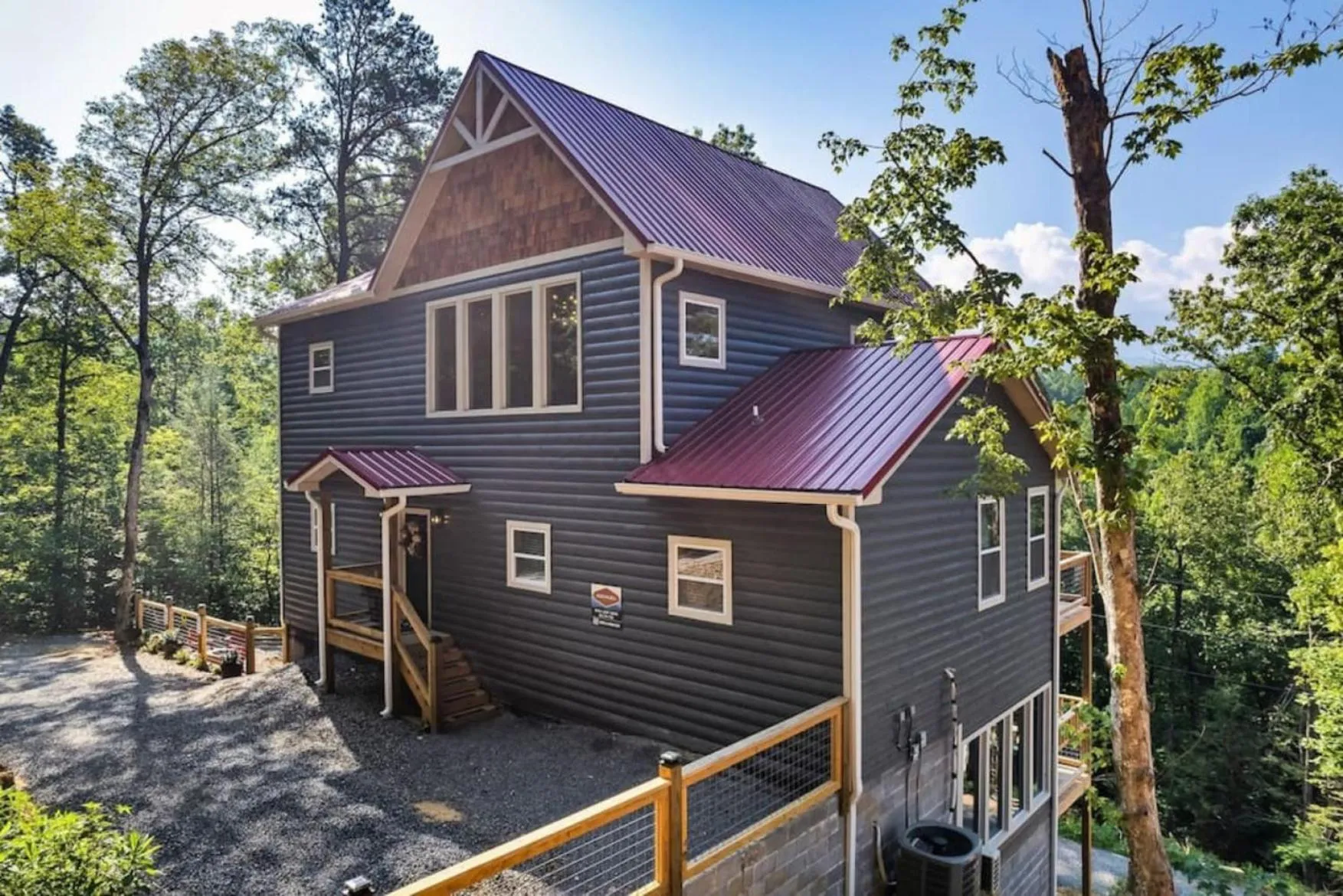 Property building in Tranquil Mountain Getaway By Ghosal Luxury Lodging