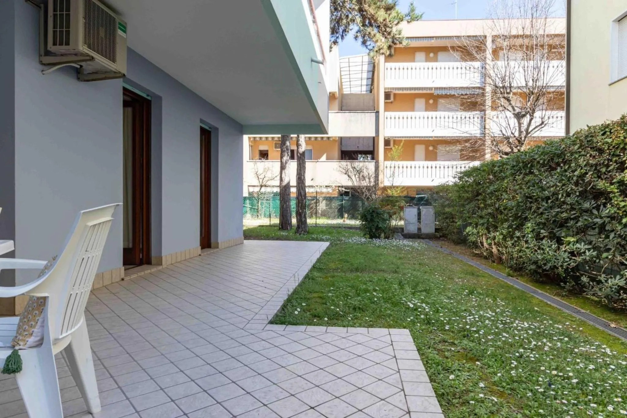 Welcoming flat with private garden-Beahost