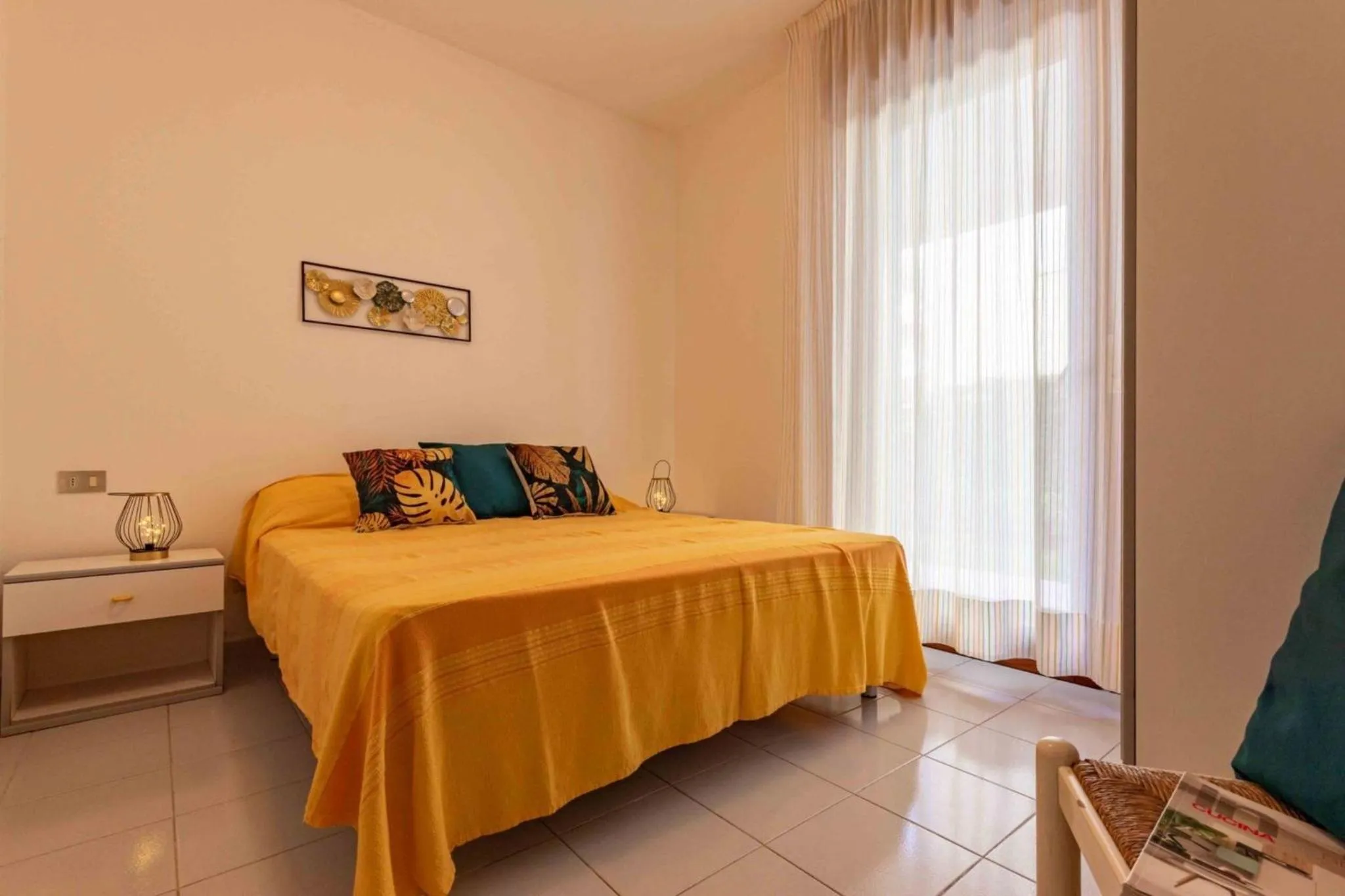 Bed in Welcoming flat with private garden-Beahost