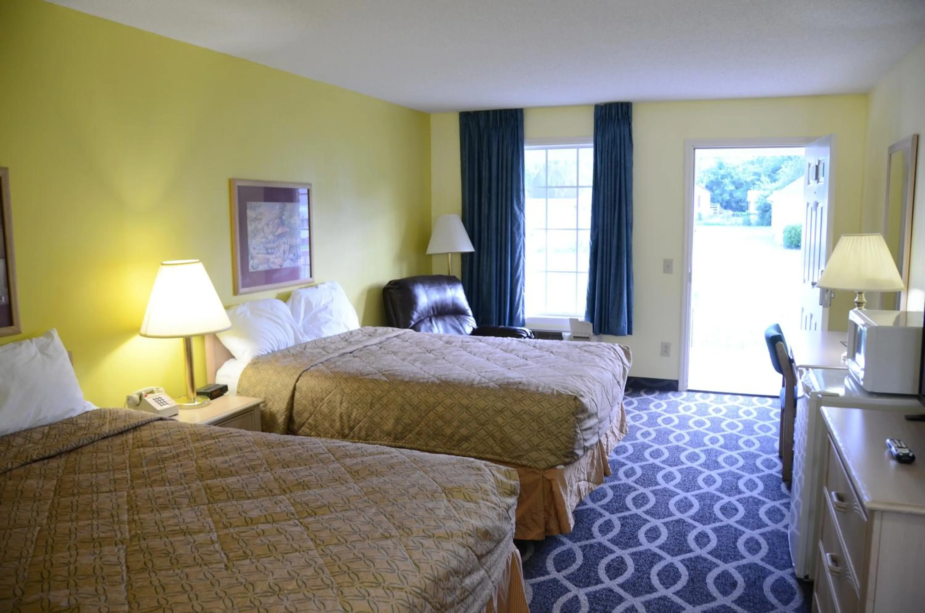 Bed in Richland Inn - Lewisburg