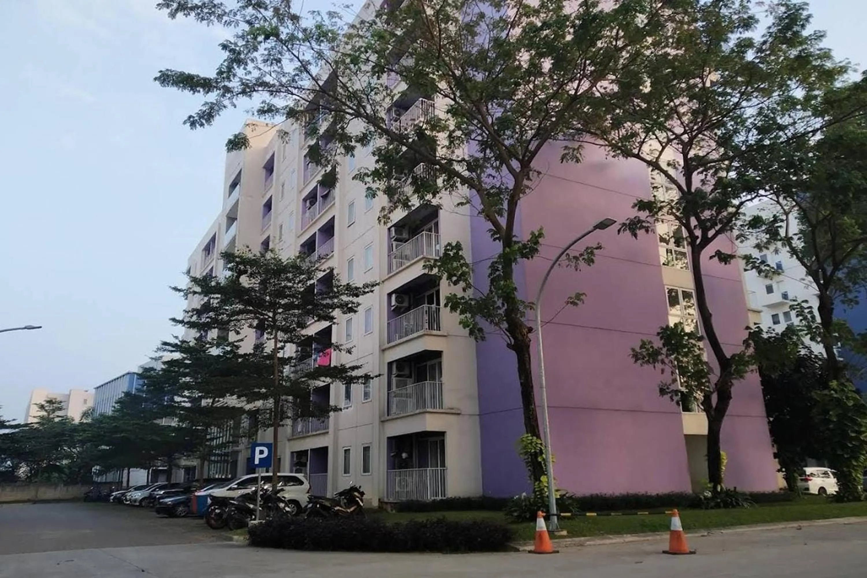 Property building in Barata Hotel Near Bandara Soekarno Hatta