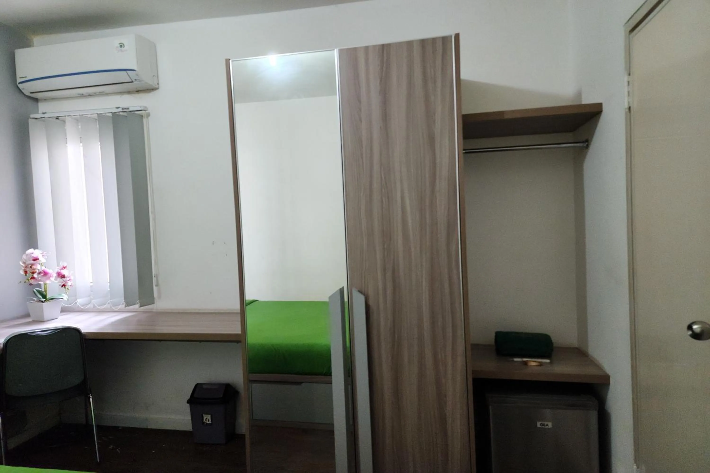 hair dresser in Barata Hotel Near Bandara Soekarno Hatta