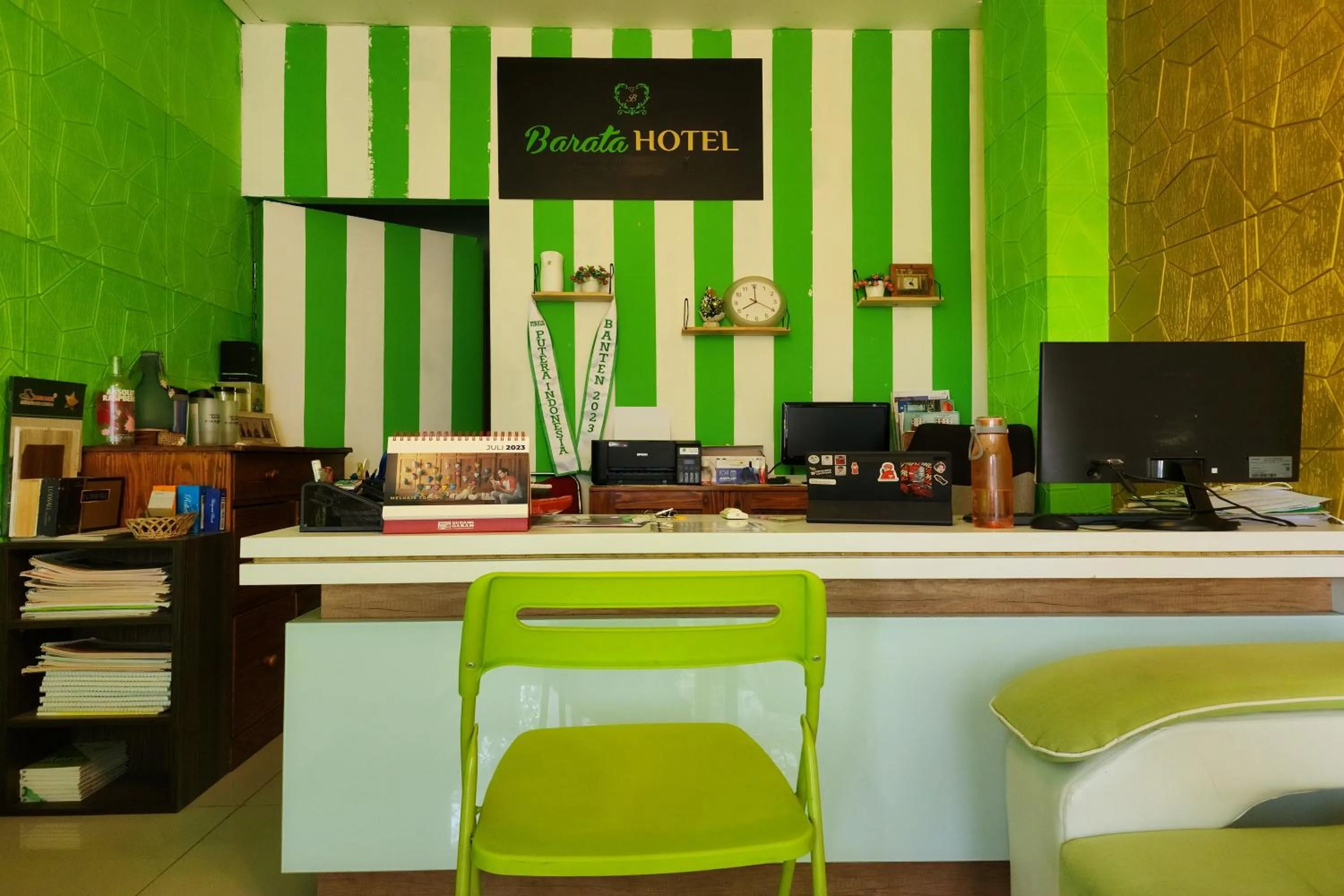 Lobby or reception in Barata Hotel Near Bandara Soekarno Hatta