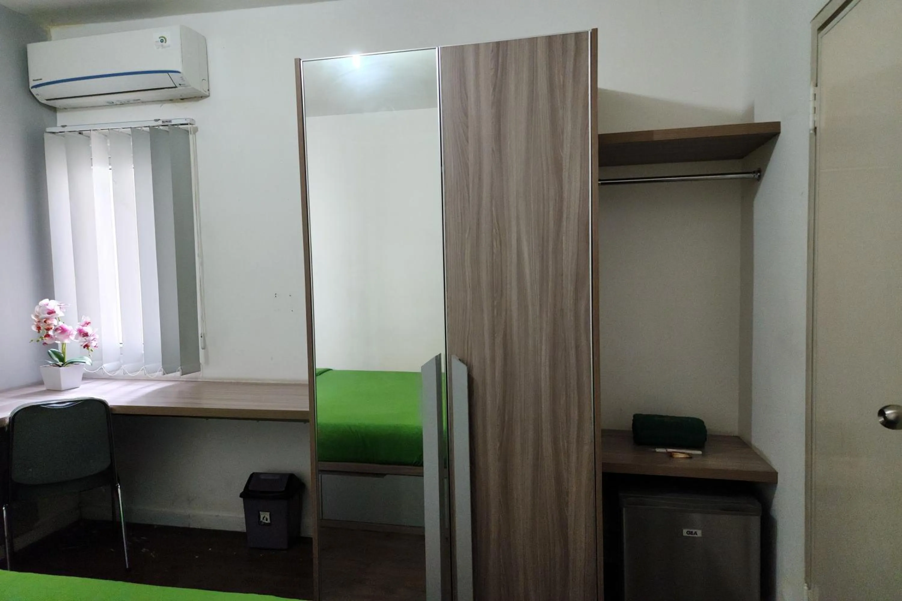 hair dresser in Barata Hotel Near Bandara Soekarno Hatta