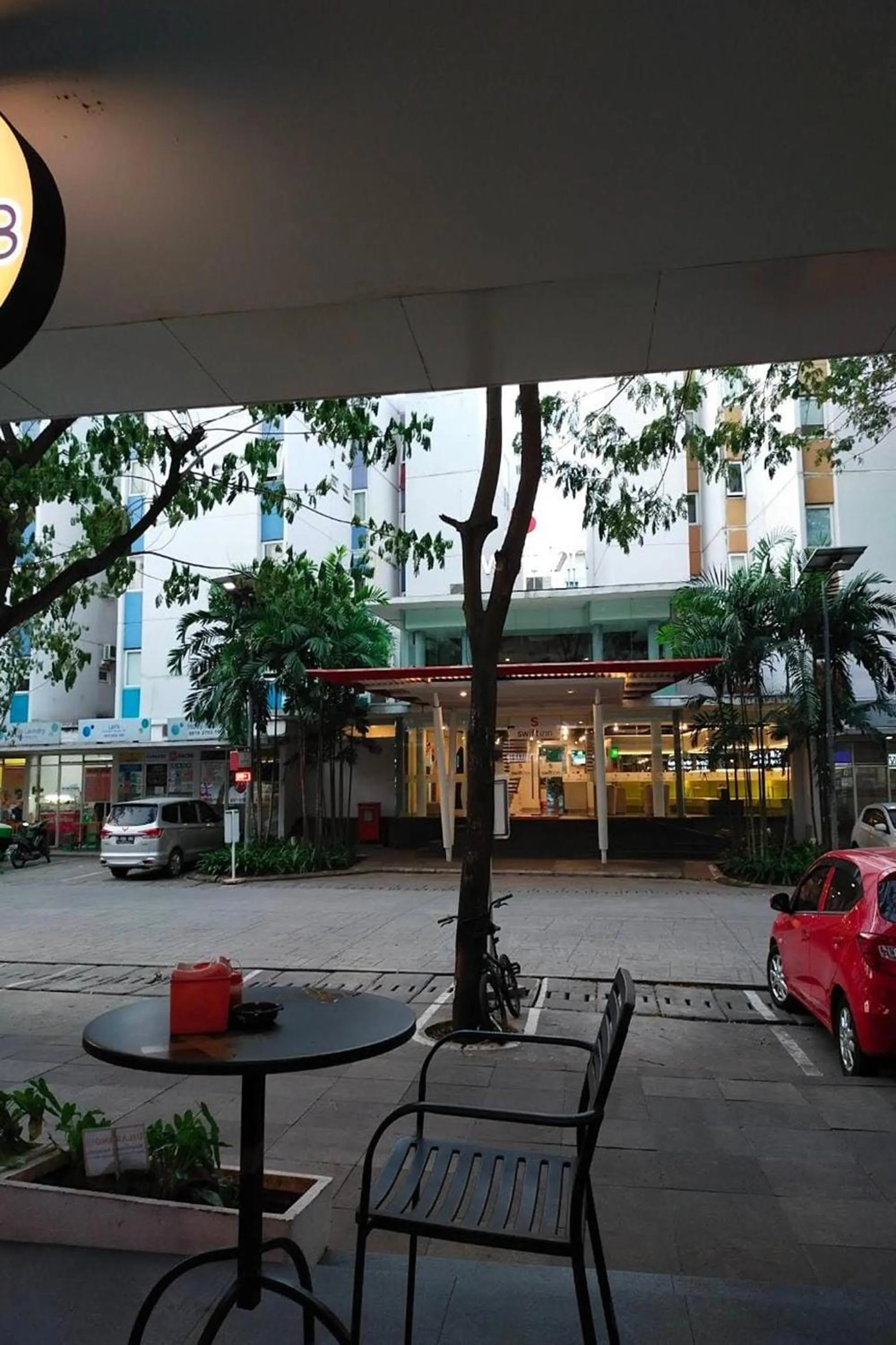 Property building in Barata Hotel Near Bandara Soekarno Hatta