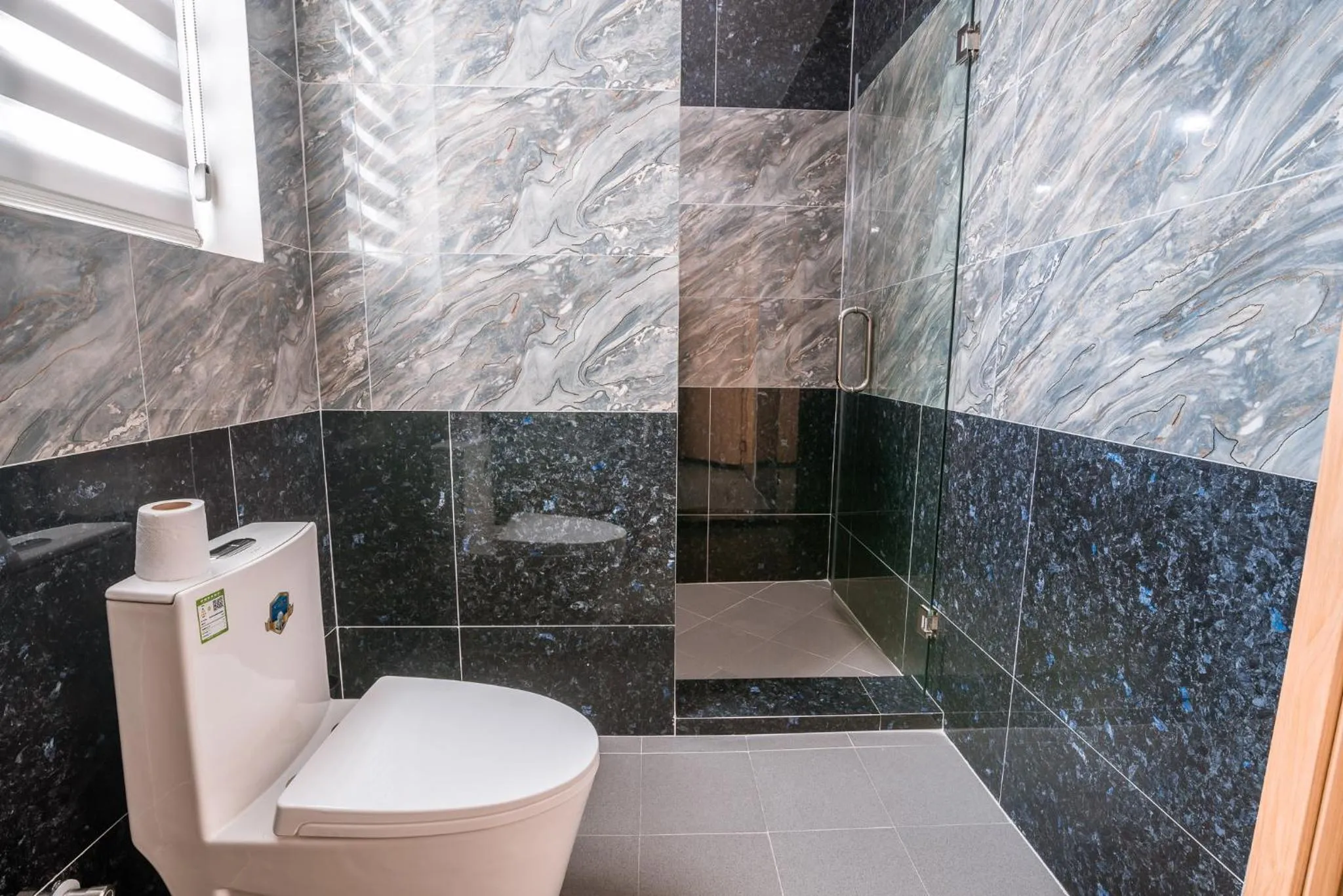 Shower in A&J Kampot Boutique