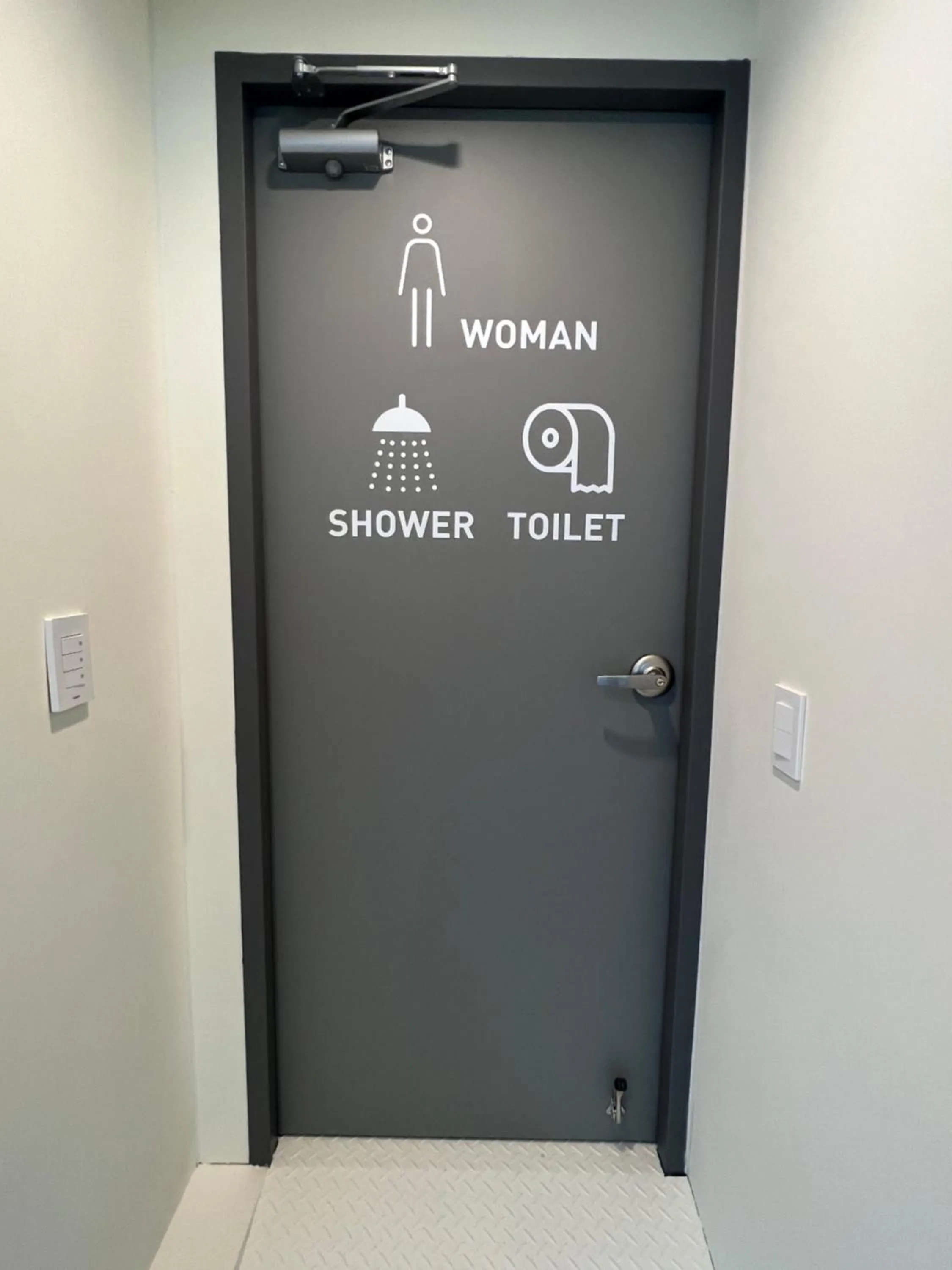 Shower in Seoul Cube Jongro