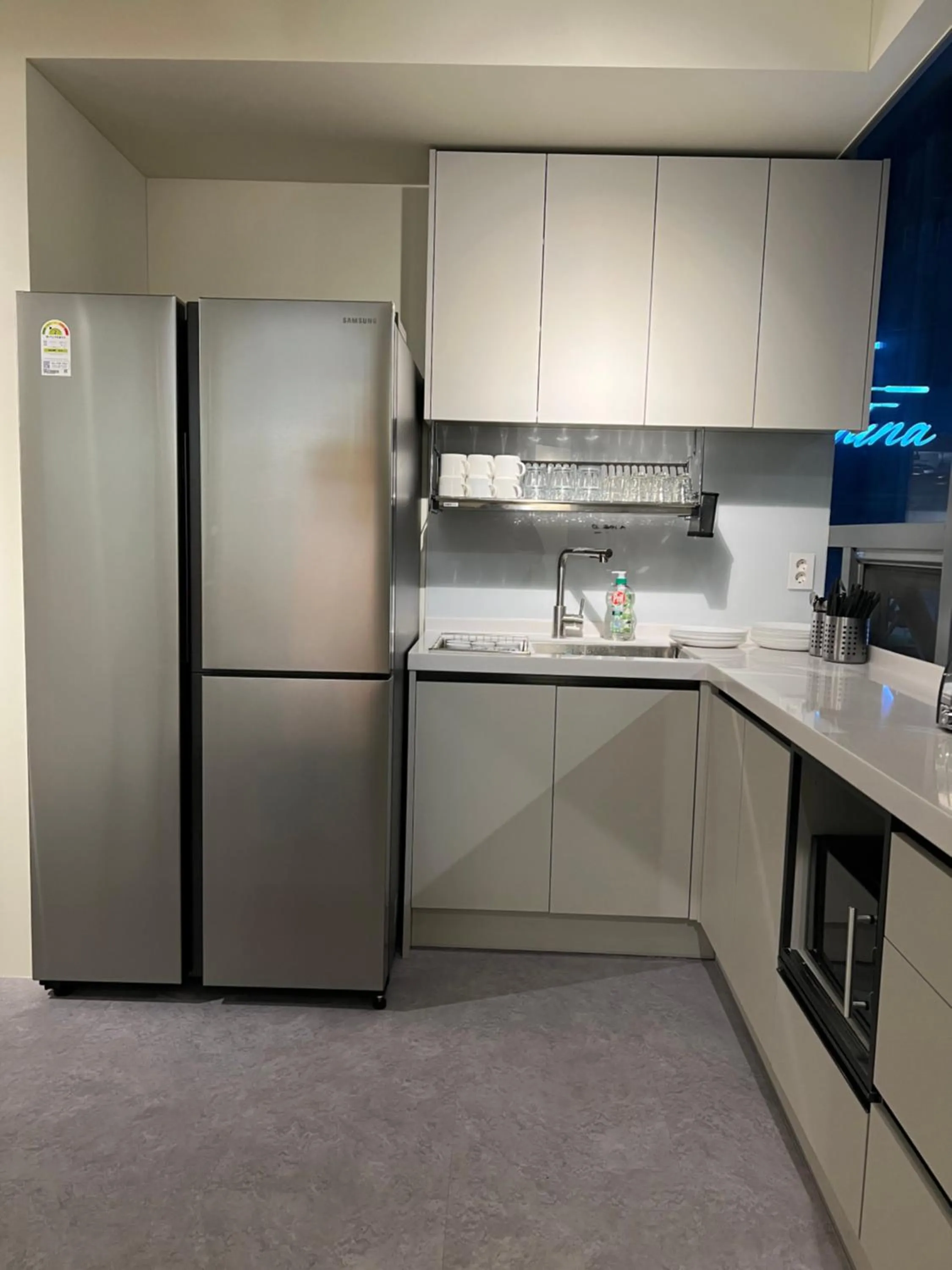 Communal kitchen in Seoul Cube Jongro