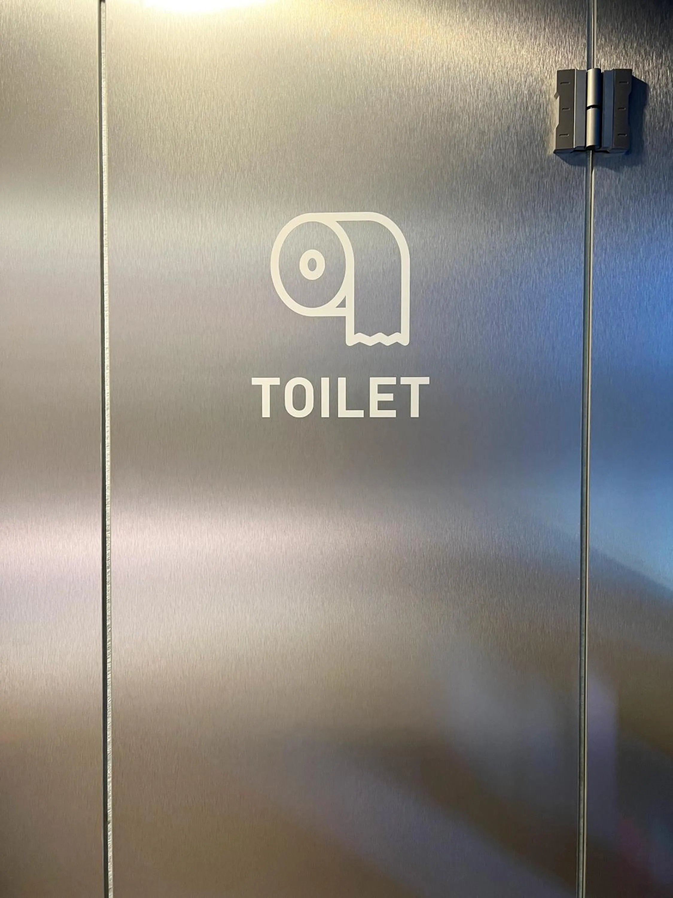 Toilet in Seoul Cube Jongro