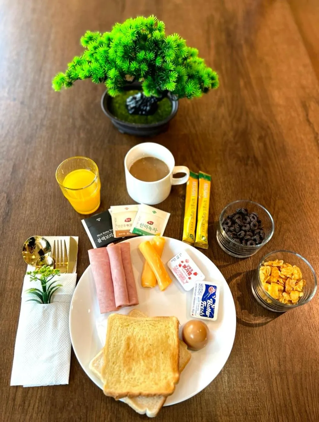 Continental breakfast in Seoul Cube Jongro