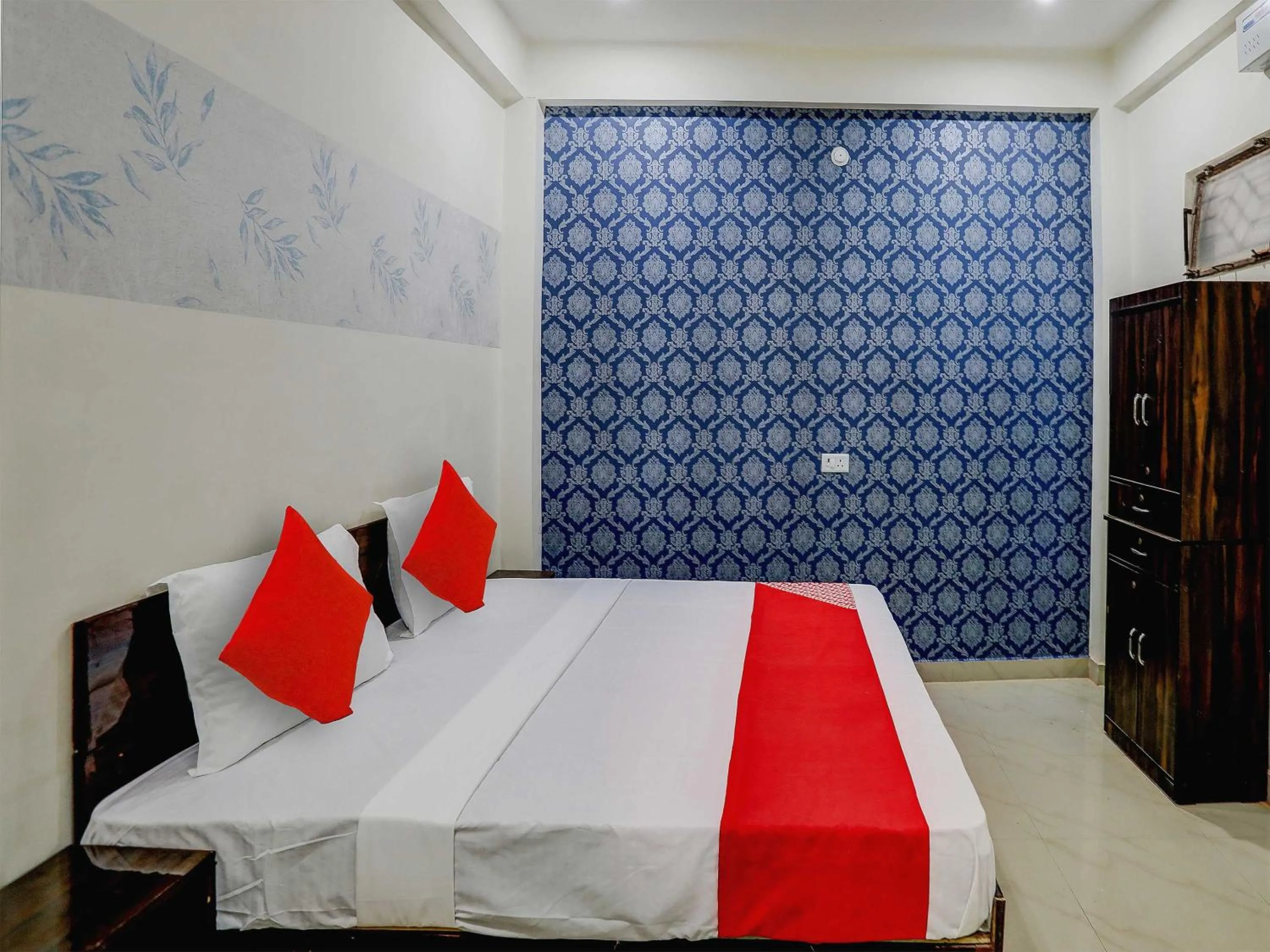 Bedroom, Bed in Hotel O The Raghav Villa