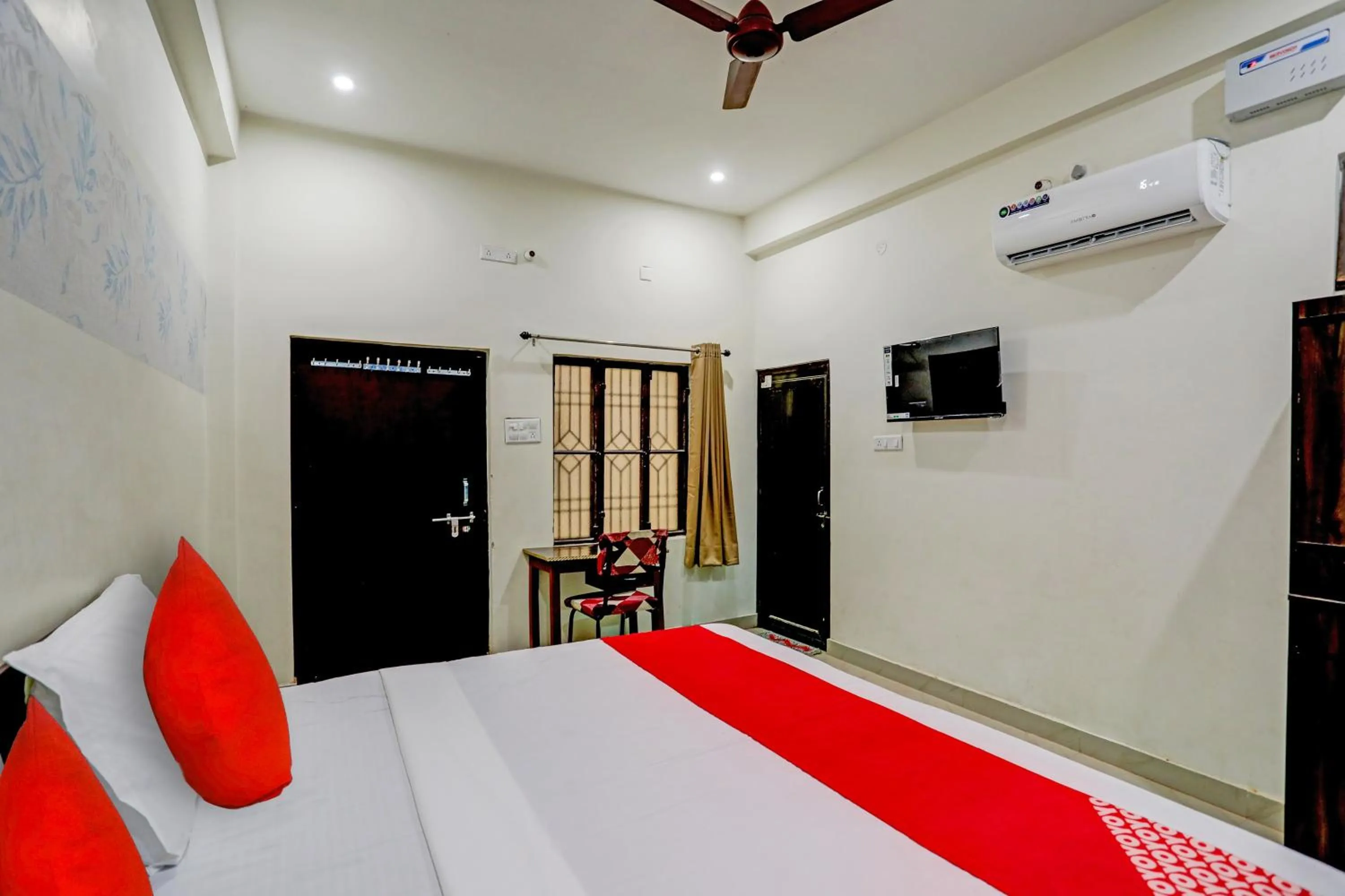 Bedroom, Bed in Hotel O The Raghav Villa