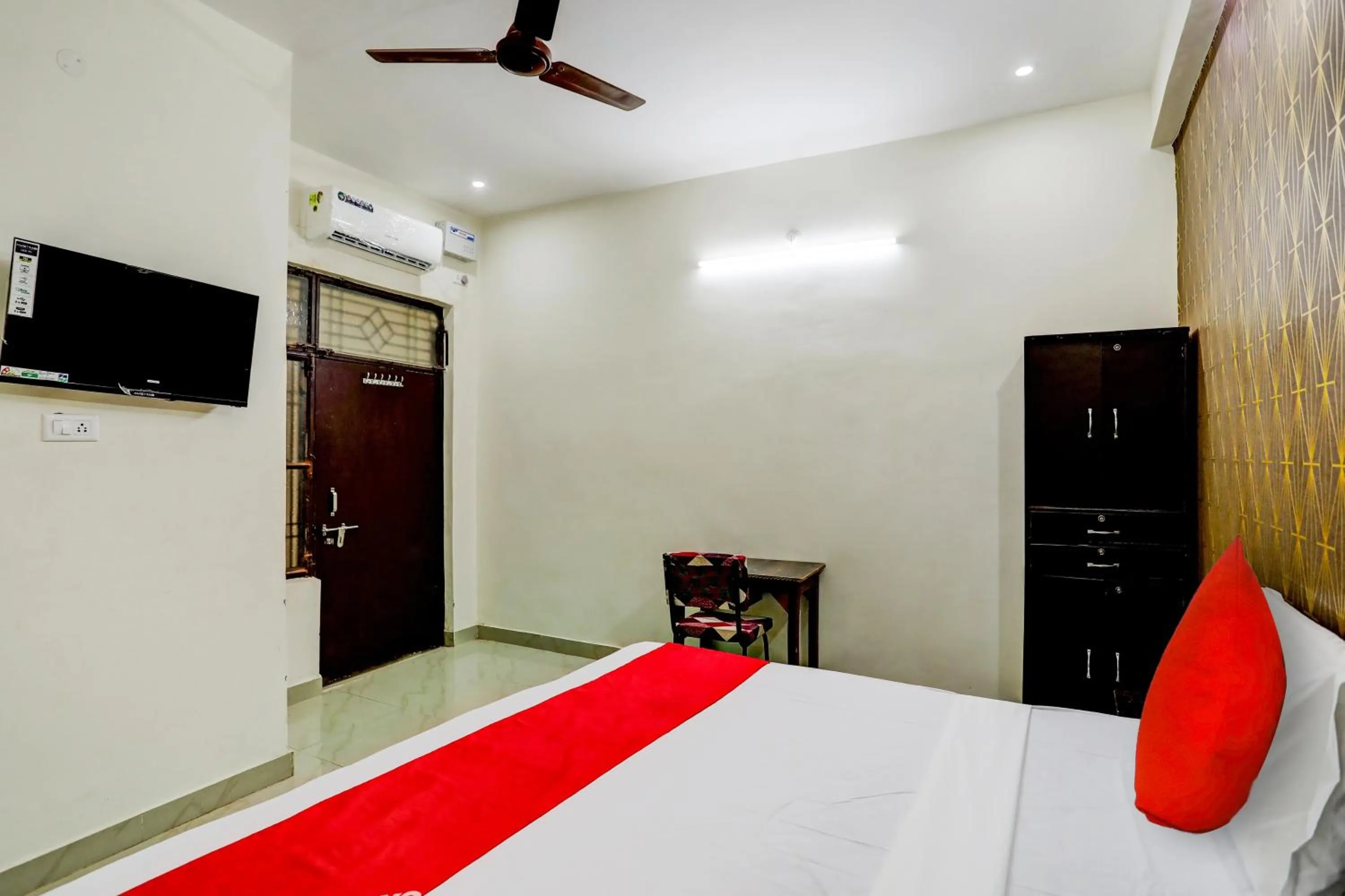 Bedroom, Bed in Hotel O The Raghav Villa
