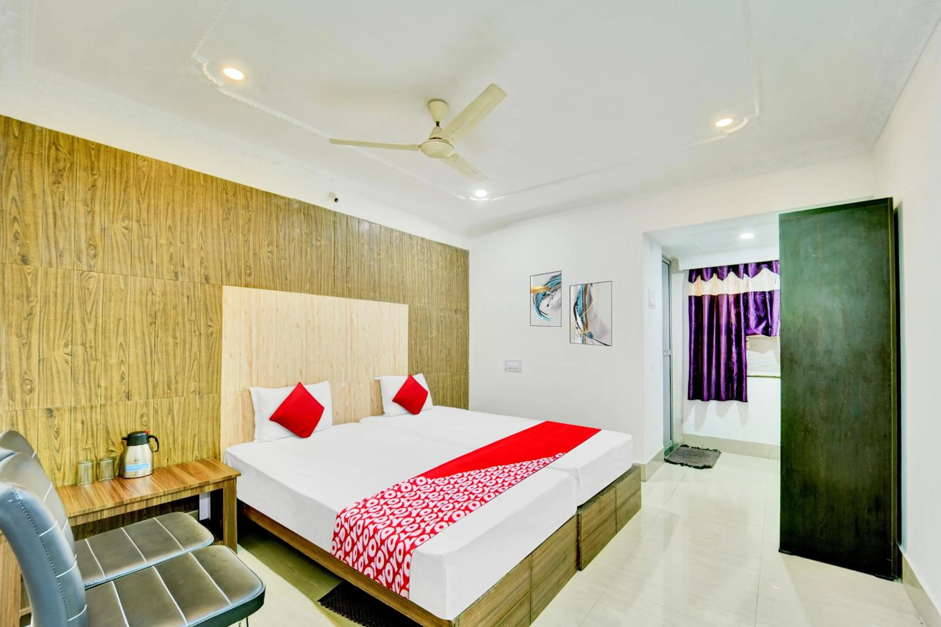 Bedroom in Hotel O Shakti Inn