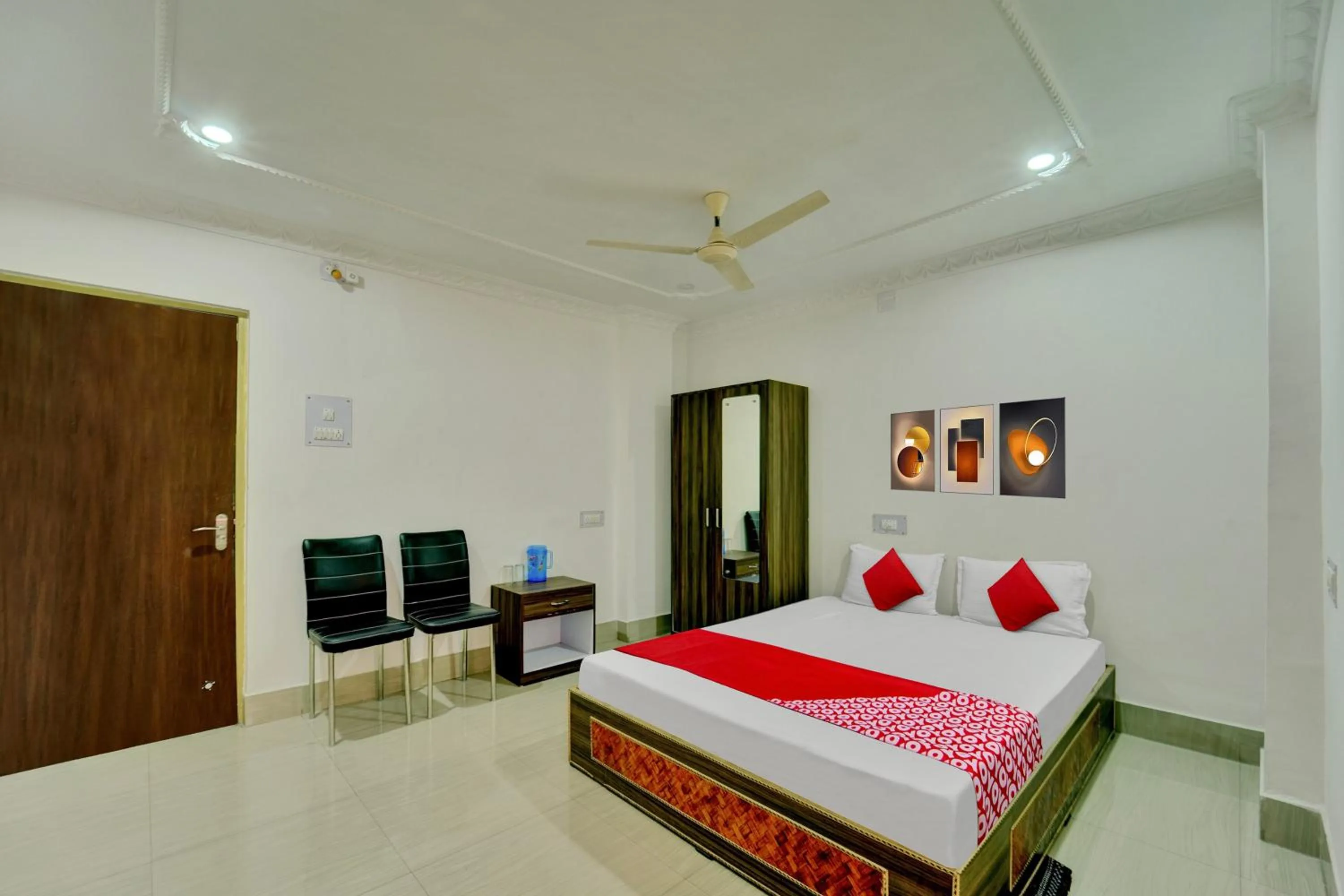 Bedroom in Hotel O Shakti Inn