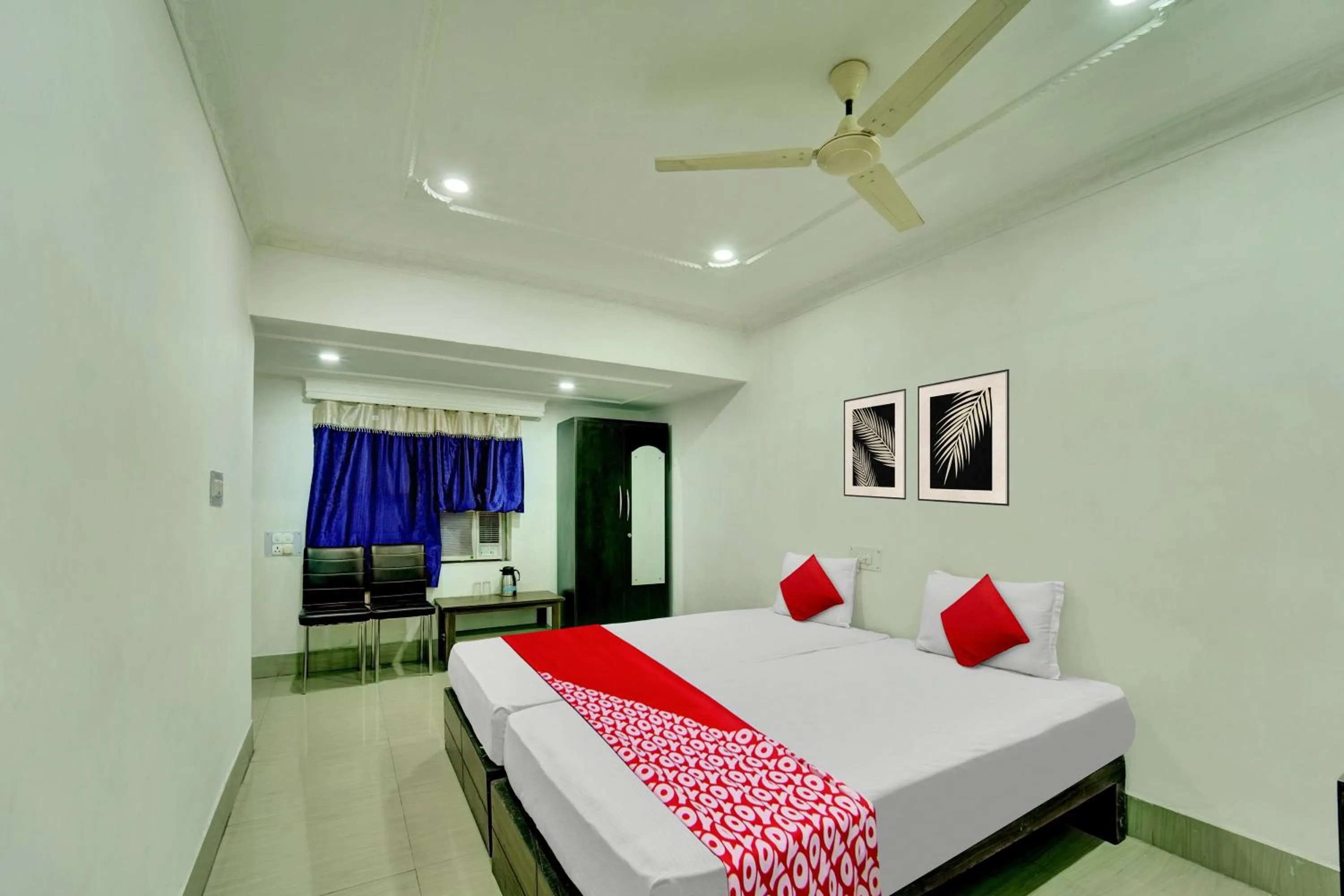 Bedroom in Hotel O Shakti Inn